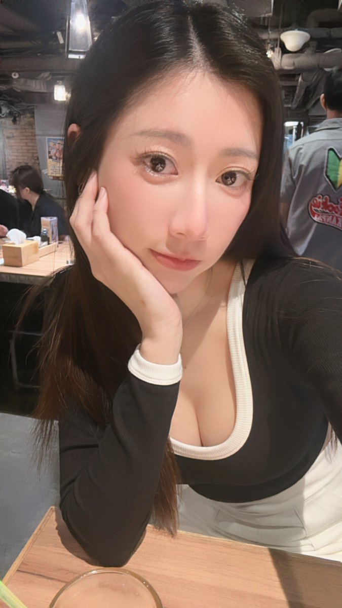 沒有牙齒痛 只是在賣萌😜 https://t.co/hAVUc1UWVO