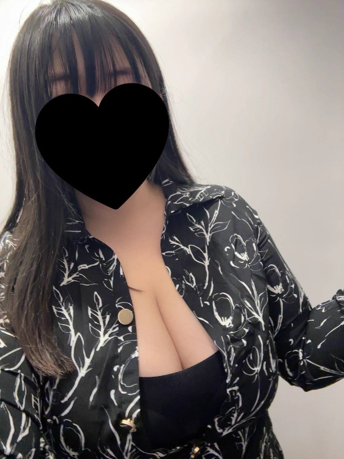 聽說今天是黑五最後一天（？🖤 https://t.co/OqtAEzD6ya