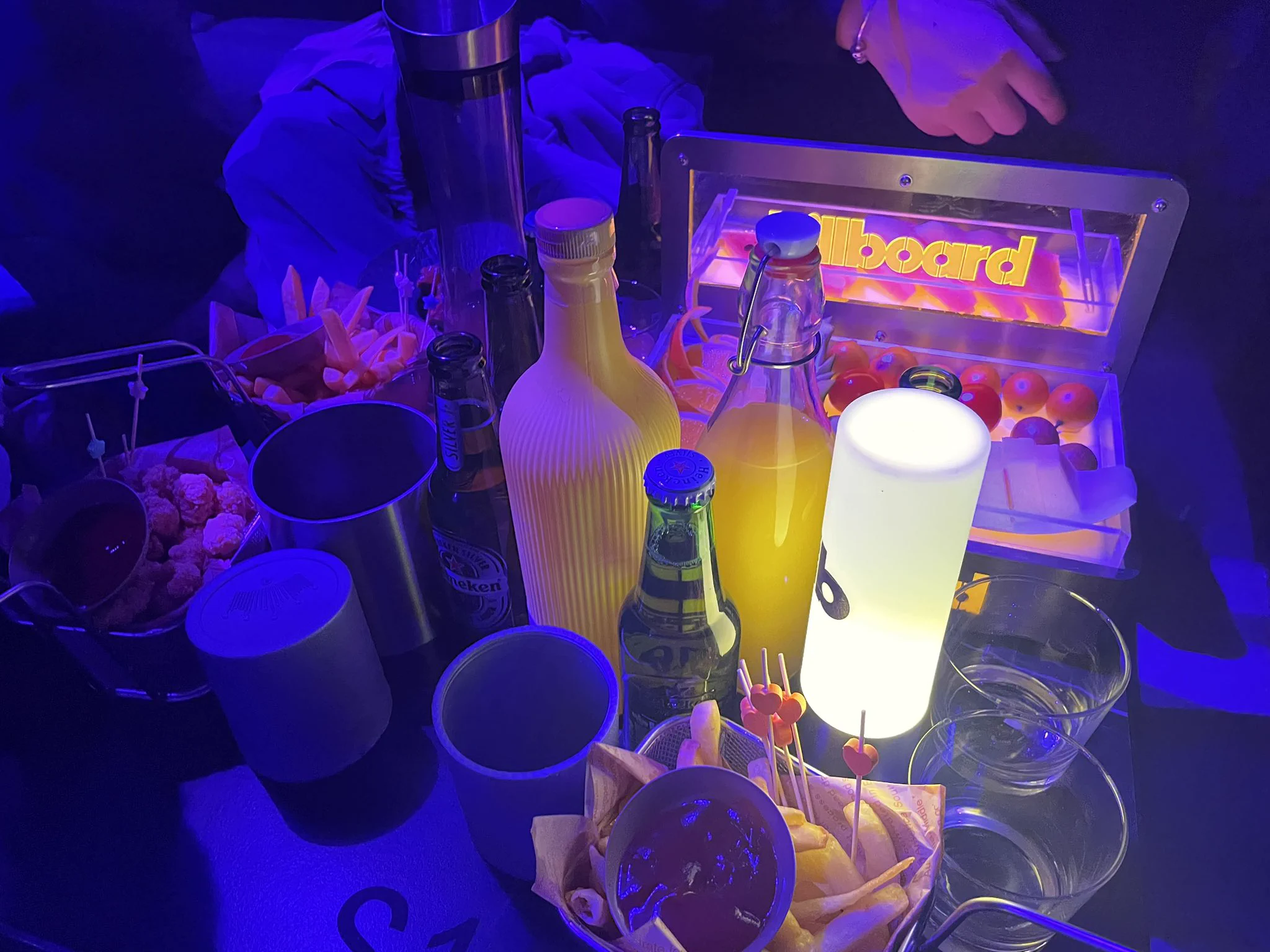 老天爷 我怎么天天都在喝…… https://t.co/CxW3h2yw4g