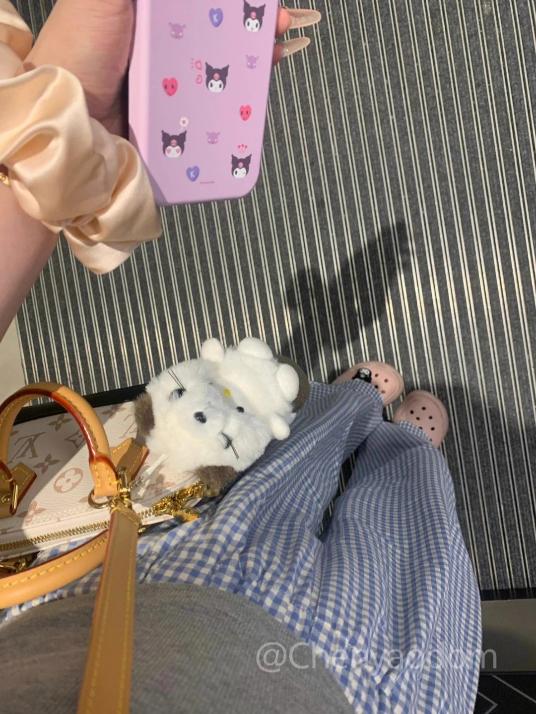 这就是穿的越粉，榨金越狠吧？谁会想到，这样穿搭的我其实在网上调教，花着一群撸着jb犯贱的傻逼贱狗的钱呢？估计贱狗平时也是人模狗样的吧 ？却为了爽，什么代价都可以付出，挺着jb犯贱的傻逼畜牲 ♡ 想让你无限寸止，永远锁上一直犯贱，然后黑心榨死你. https://t.co/gw4v5gC6Lz