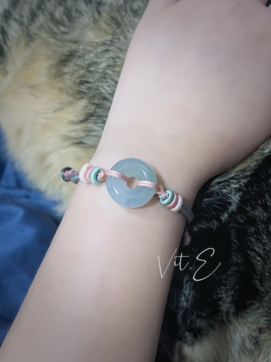 熱騰騰的砂鍋粥
@XX_xoxo_xoxo 的手鍊
@sh_Chang23 的巧克力
@sibylxluna 家的貓貓

提前一起聖誕配色
還獲得聖誕禮物🎁
有吃有拿又有貓可以撸⸜(* ॑꒳ ॑* )⸝
今天是快樂溫暖的人✨

#約飯系推主 https://t.co/3IH739DEWe