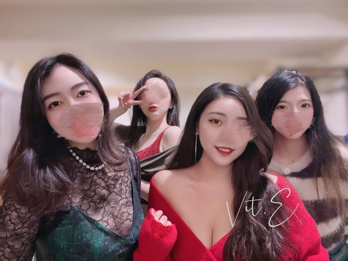 熱騰騰的砂鍋粥
@XX_xoxo_xoxo 的手鍊
@sh_Chang23 的巧克力
@sibylxluna 家的貓貓

提前一起聖誕配色
還獲得聖誕禮物🎁
有吃有拿又有貓可以撸⸜(* ॑꒳ ॑* )⸝
今天是快樂溫暖的人✨

#約飯系推主 https://t.co/3IH739DEWe