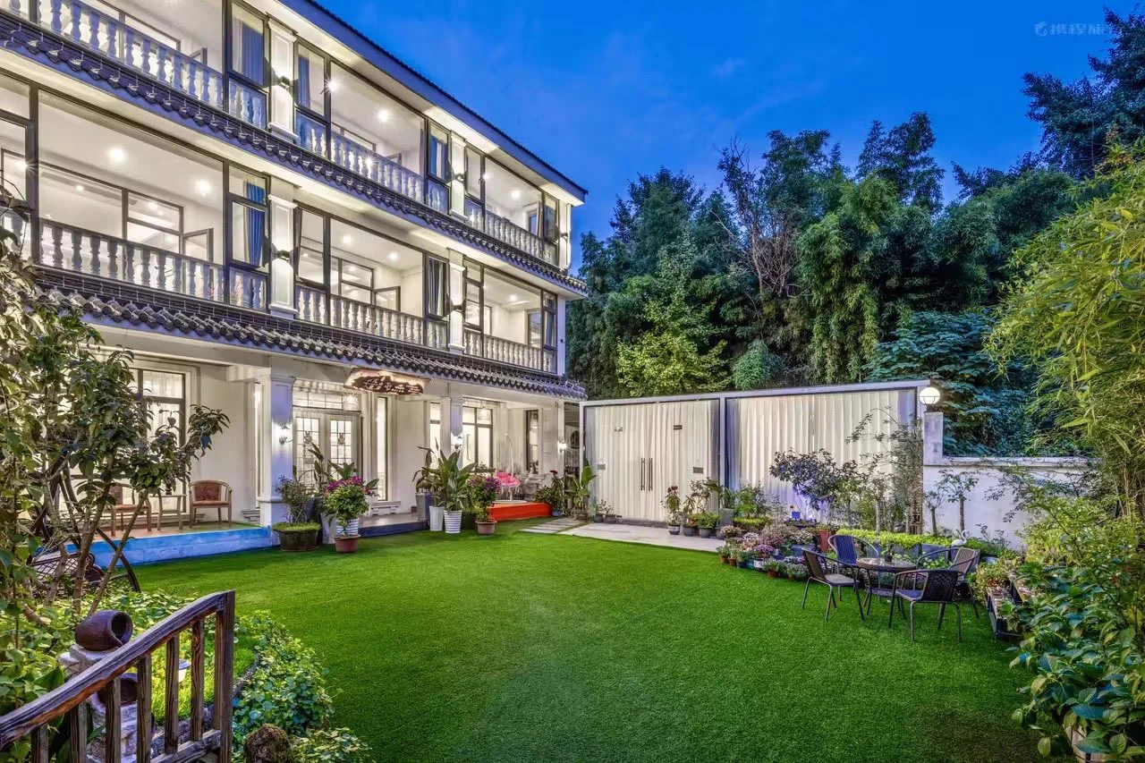 Selecting a comfortable homestay is the priority of many travelers✨. Here are three recommended lodgings in #Binhu district, #Wuxi – Peace Lodge, Maji Guishanju, and Fanyi Shanju,💕which were recently upgraded to national-level homestays. 🫶Feel free to peruse the photos below and pick your favorite🥰! #ExploreBinhu #Jiangsu