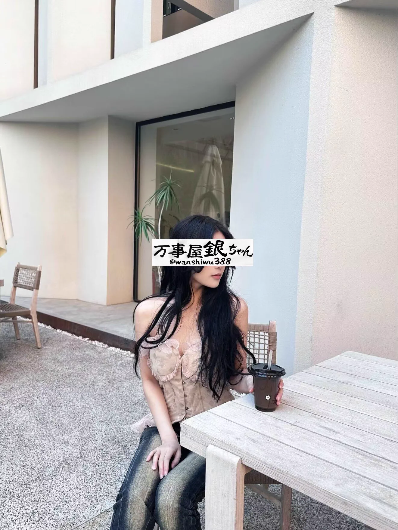 地区北京：舞蹈生“小娇妻”—一夏宝，166/42kg/A/37码，极致的腰臀比，身体纤柔，可解锁各种高难度动作。骨感美脚诱惑，喜欢各种qqny，通体雪白水润，赶上饭点还可能解锁美厨娘play，温柔女友感拉满。已入驻，线下约会私信@wanshiwu88 https://t.co/g2ghkuJeb9