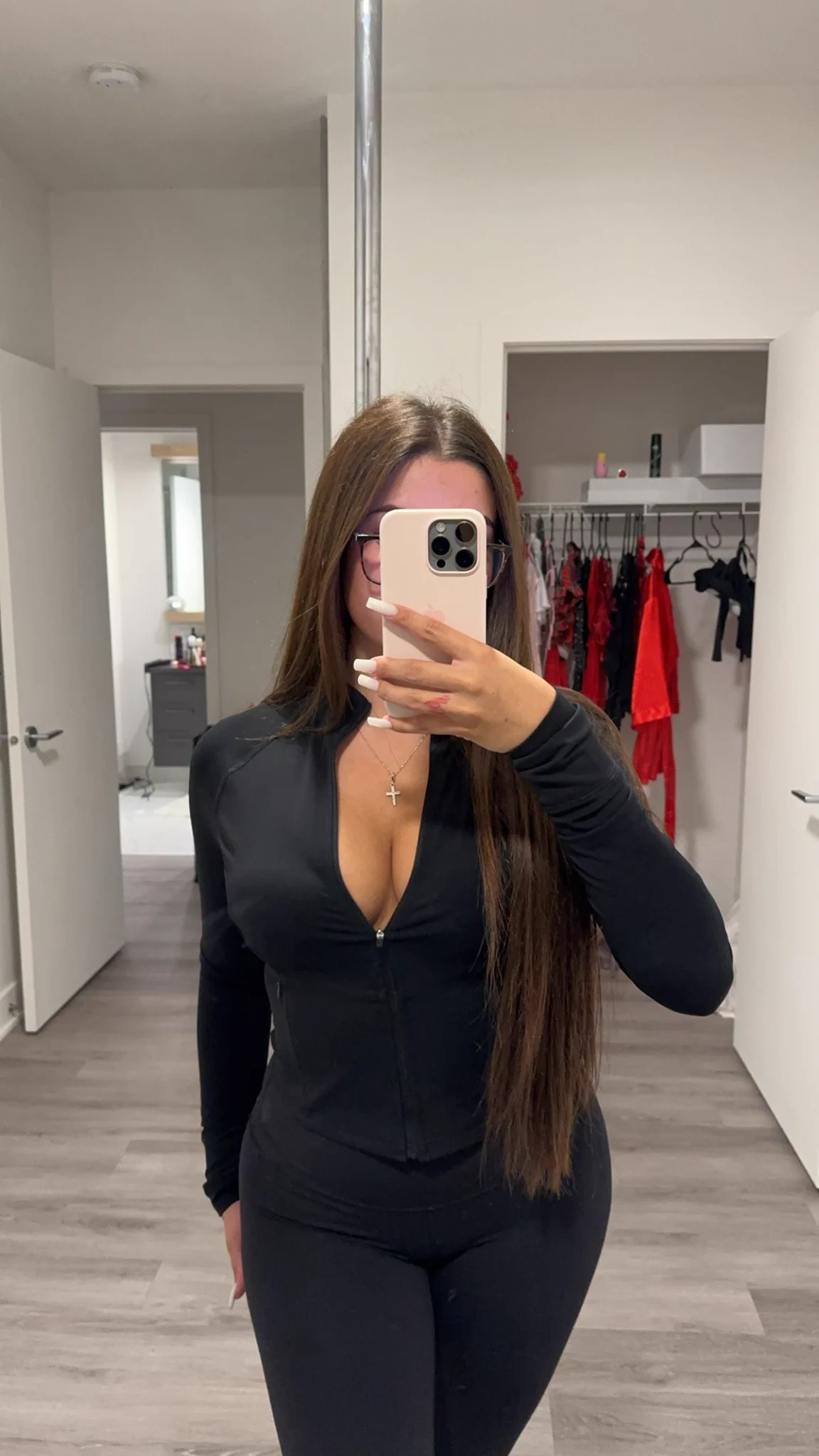 who's up for a 🌶️ pic? 🤭 https://t.co/QoFvUaXLpV
