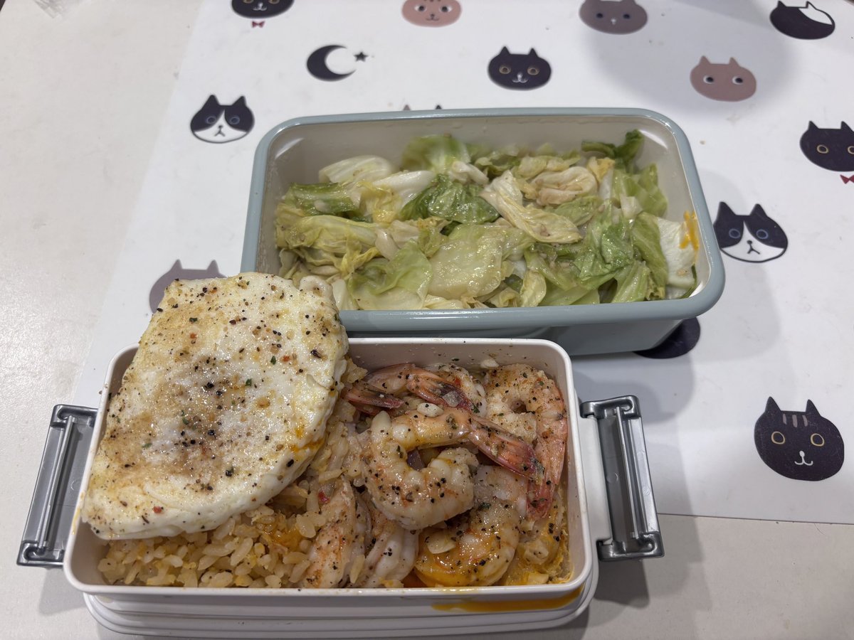 自煮好幾個禮拜了，今天弄得最好吃，好吃粉+好市多的冷凍蝦讚讚 https://t.co/xmuwT34Tcn