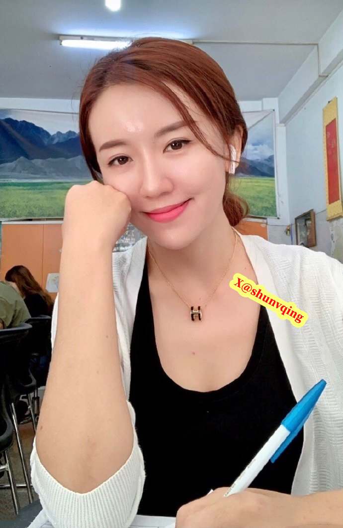 耳机是唯一不用扎针的输液管，发呆是唯一不用付费的宇宙遨游 https://t.co/3WK4I0urLC