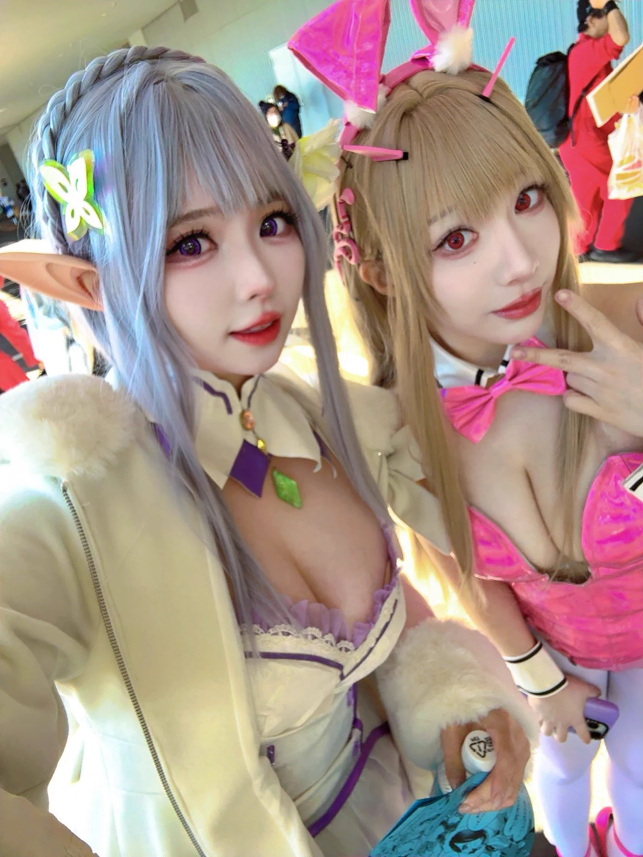 Comiket Day 1 with @iamdorasnow ❤️🫶🏻🥰 and met so many pretty girls see you all at booth East 3 Shi “06ab” “07ab” #comiket105@_wendydydydy @LoveHimeking @chihiro_changTW https://t.co/Qu1pLdOg3g