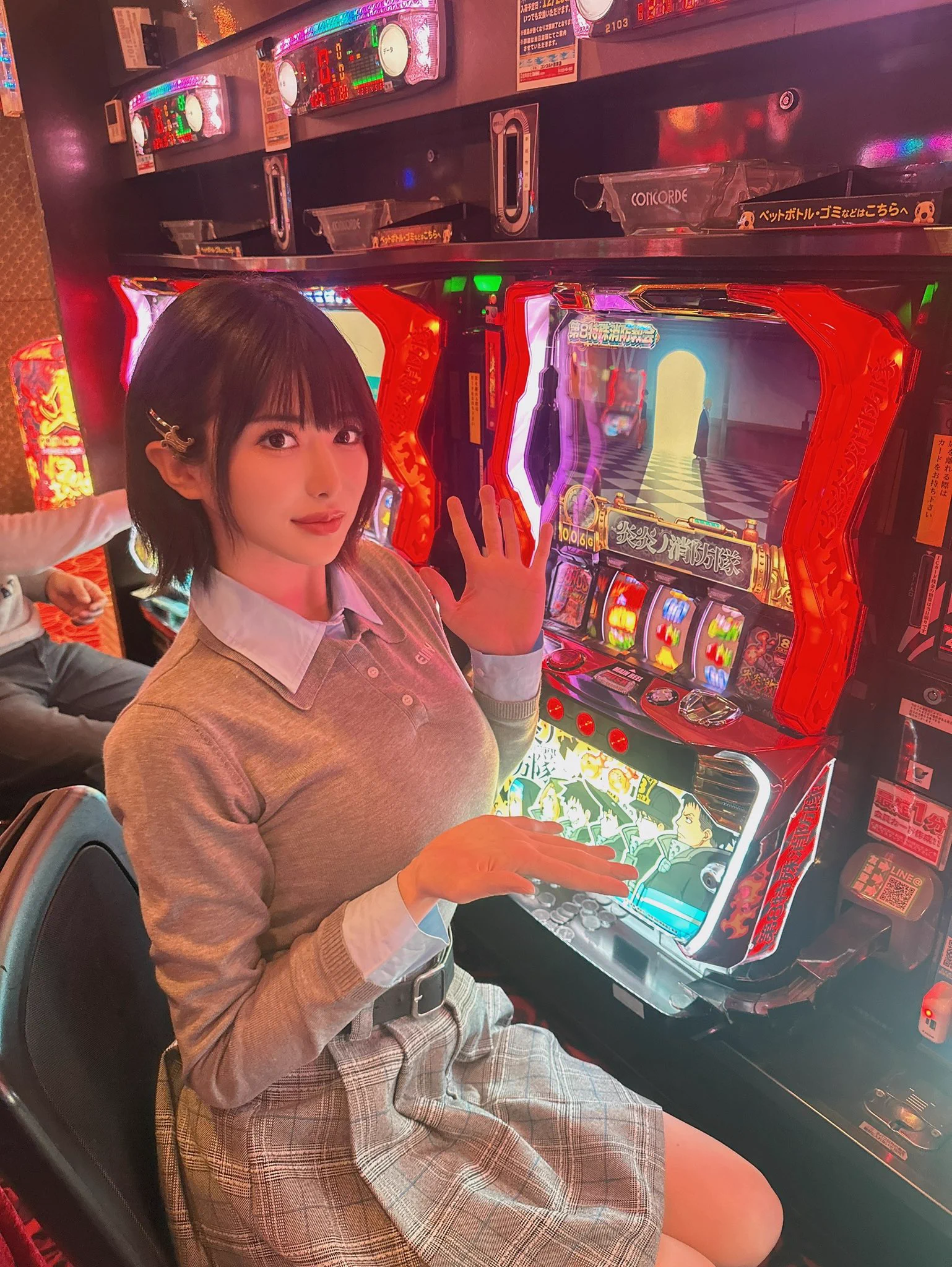 コンコルド沼津店さんで炎炎ノ消防隊打ってるよ♪サイン対応は不可に変更になりました😭お写真対応はいつでも可能なのでお気軽にお声掛けください🥰#PR#コンコルド沼津 https://t.co/S1NXuJoXic
