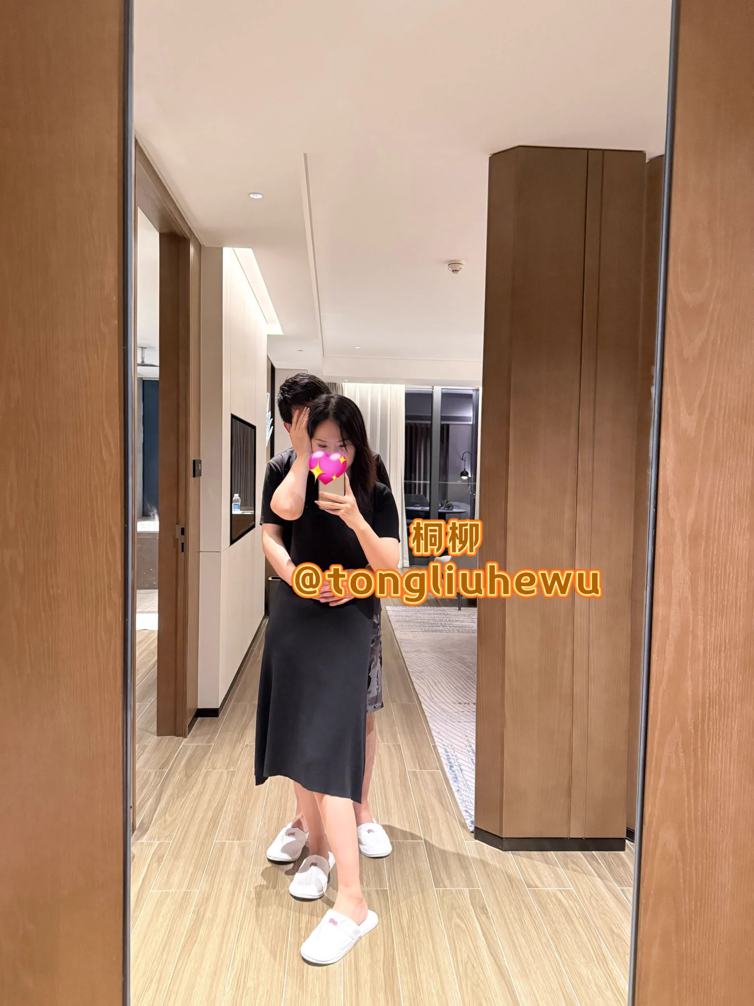 加弟弟微信已有四年，从他还是个学生到成为留子，再到现在已经参加工作。今天可算是见上了，本来只是约顿饭～吃完饭我还在纠结带他去哪里转转呢，弟弟就问我带没带身份证，于是我们就… … https://t.co/mWMYpEqS2e