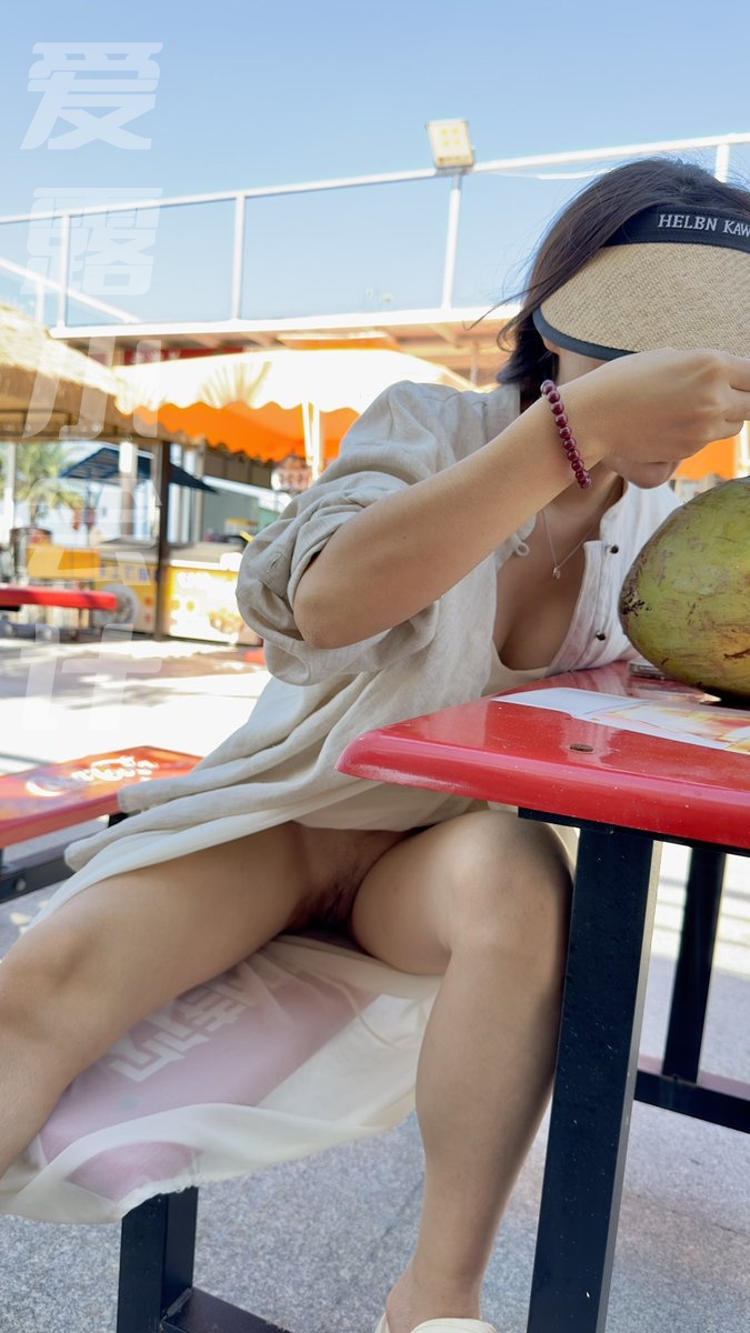 休假就应该这样，自由自在，没任何束缚。。。
想吃就吃，想喝就喝，想“干”何时何地都可以“干” https://t.co/QdK8SSKQzL