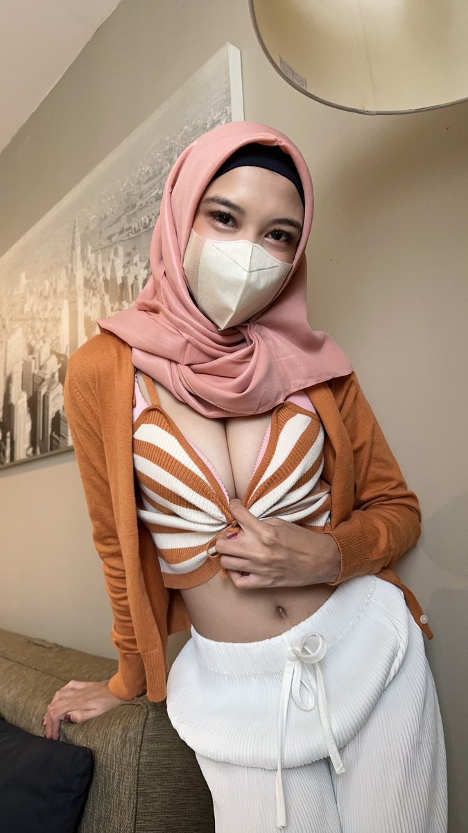 Hijab girl who can make you happy this Christmas

Giving early gift for free O and F https://t.co/RMaajjYwz9