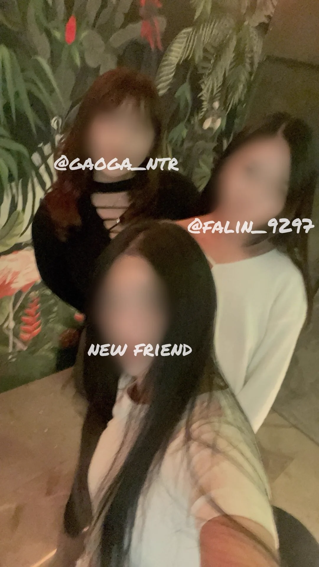 第一次衝一百多人的場面 真的是有夠刺激再一次謝謝主辦蟲蟲哥@wuuuw1019離開前看虫哥一直晃 忍不住提醒遠離樓梯🤣感謝 @gaoga_ntr 大神帶路真的是讓我們開眼界見世面的一晚見到了好多女神 真的是一秒被圈粉😍😍還認識了有夠好聊的小姐姐期待下一次見面的暢聊#墨鐵 #百人趴 #還是覺得猛男好可怕 https://t.co/YBGflRUHWm