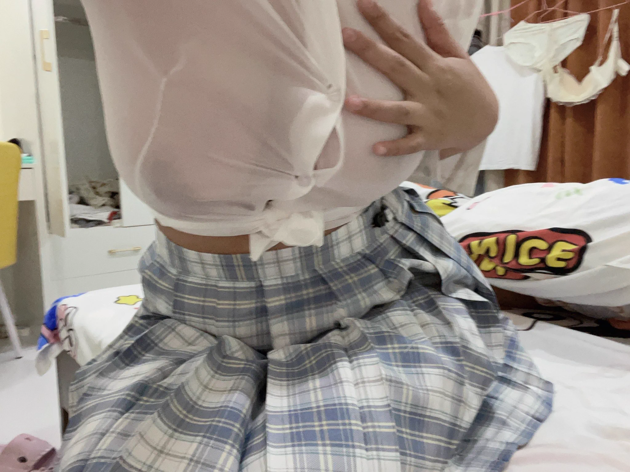 和生活比个耶吧                                                          @DaFoer_ @UeeTuip 
@Daguidiyi @UeeDok 
@Fojiangnice @UeeWhy https://t.co/GDeILx085a