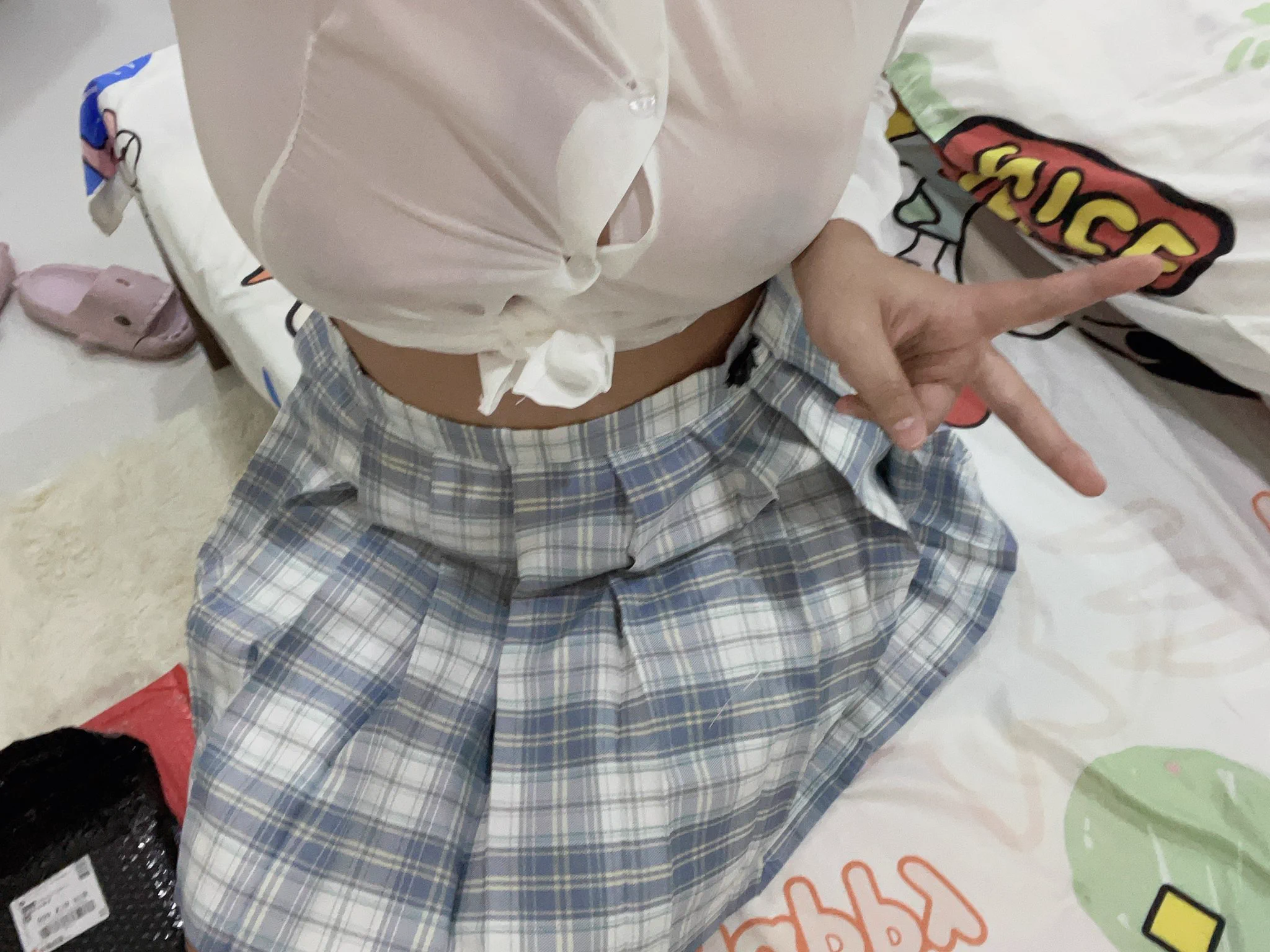 和生活比个耶吧                                                          @DaFoer_ @UeeTuip 
@Daguidiyi @UeeDok 
@Fojiangnice @UeeWhy https://t.co/GDeILx085a