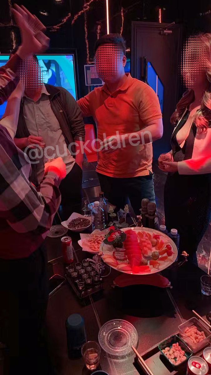 人到中年两个极端 https://t.co/QArNmAfK0U