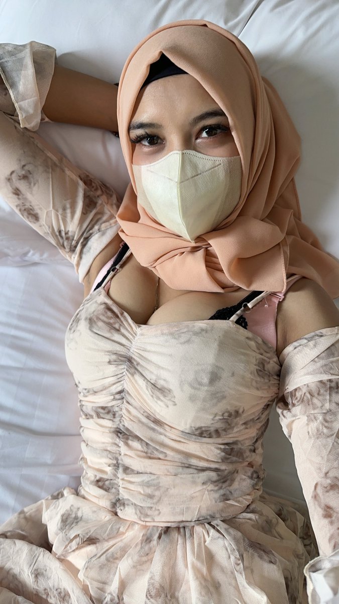 your next Mia khalifa https://t.co/SbaU88HYEx