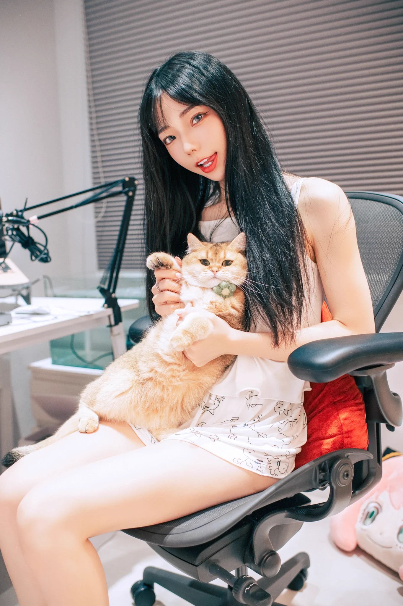 🐈久等啦🎉居家新家開箱系列已經上架‼️是在生日寫真之後尺度又更有誠意的一本🔥在家拍真的一不小心就出大事💦隨便一張照片都很驚人 怕放上來我的帳號又要不見🥵🎁有蒐藏購買含隱藏版Tse 免費兌換自拍合照一張https://t.co/rP8x5CLG5Y https://t.co/YydgCGQnuo