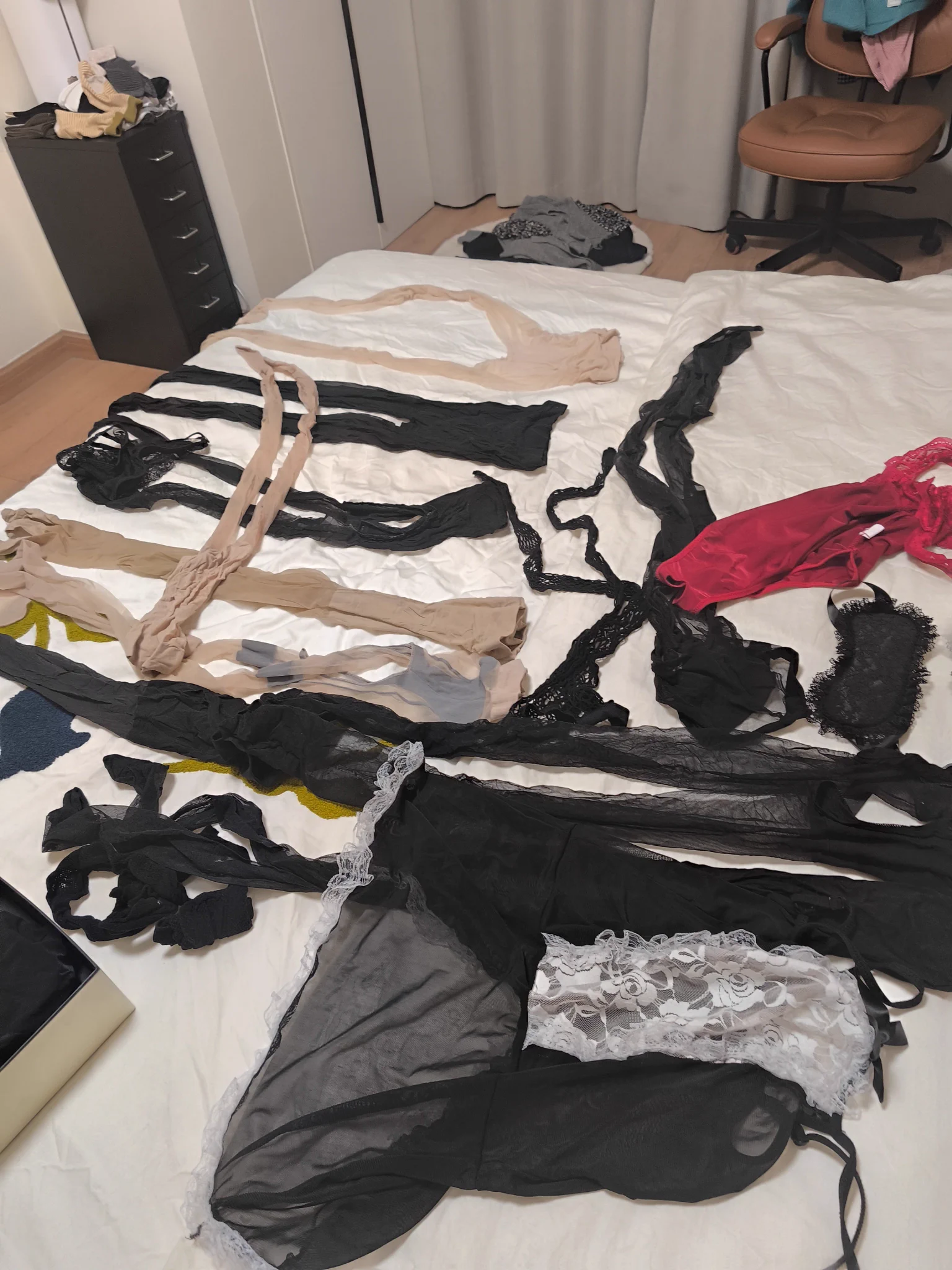 浙江杭州绿帽老哥，诚邀可以上门玩老婆丝袜，内衣，鞋子的。绿帽锁奴想跪伺候绿主玩弄老婆的衣物，带锁只为更羞耻。坐标余杭区，有上门保养打胶经验的老司机优先，杭州同城感兴趣的私信我报名。 https://t.co/hlL7zn1uXT