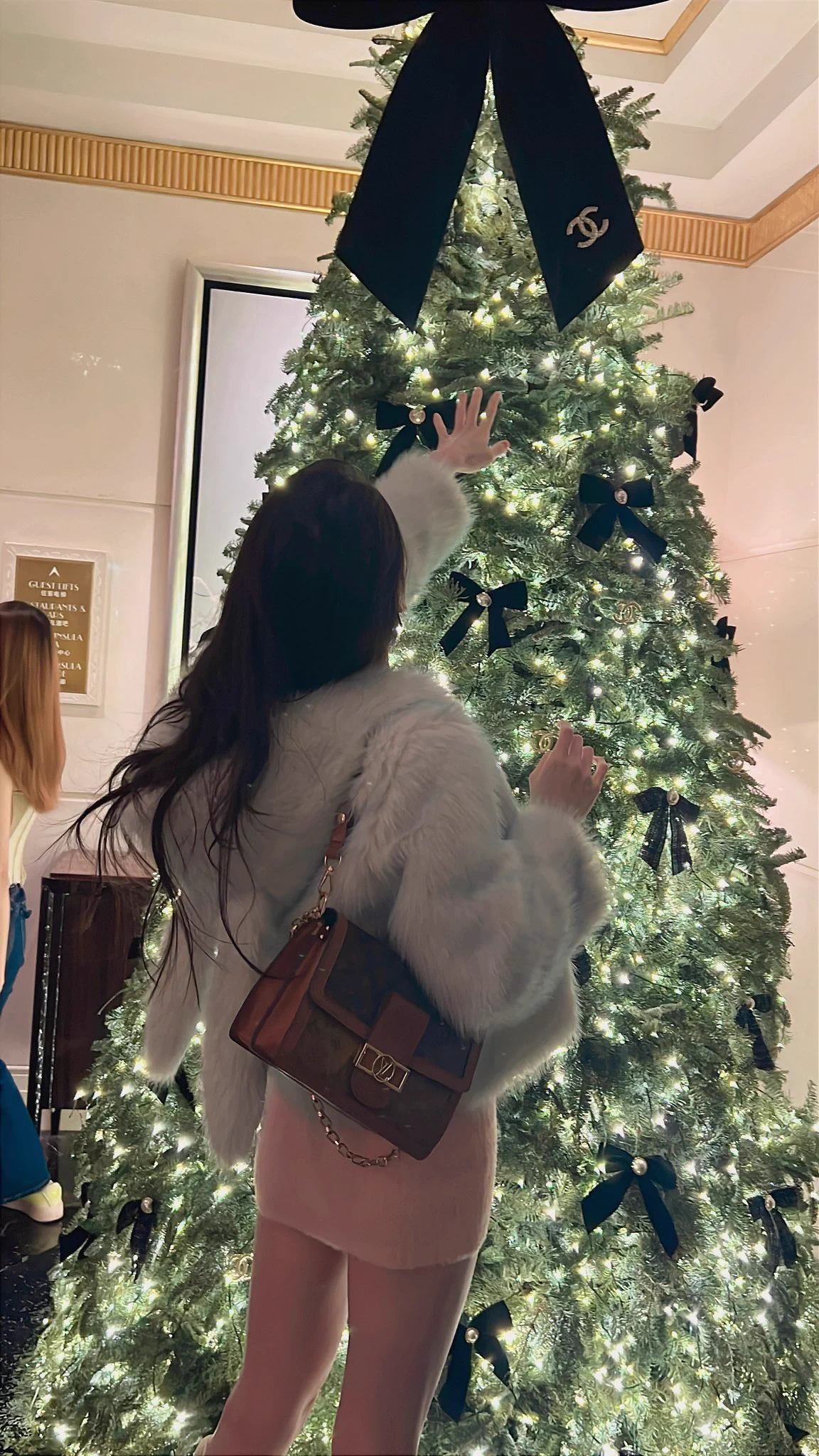 为什么❓我一个走可爱路线出道的小女孩最终却走上了自己并不感冒的欧美路线也许人生就是这样想要的和适合的往往背道而驰💔需要帅哥安慰我#上海ts https://t.co/BQjV6NmFW5