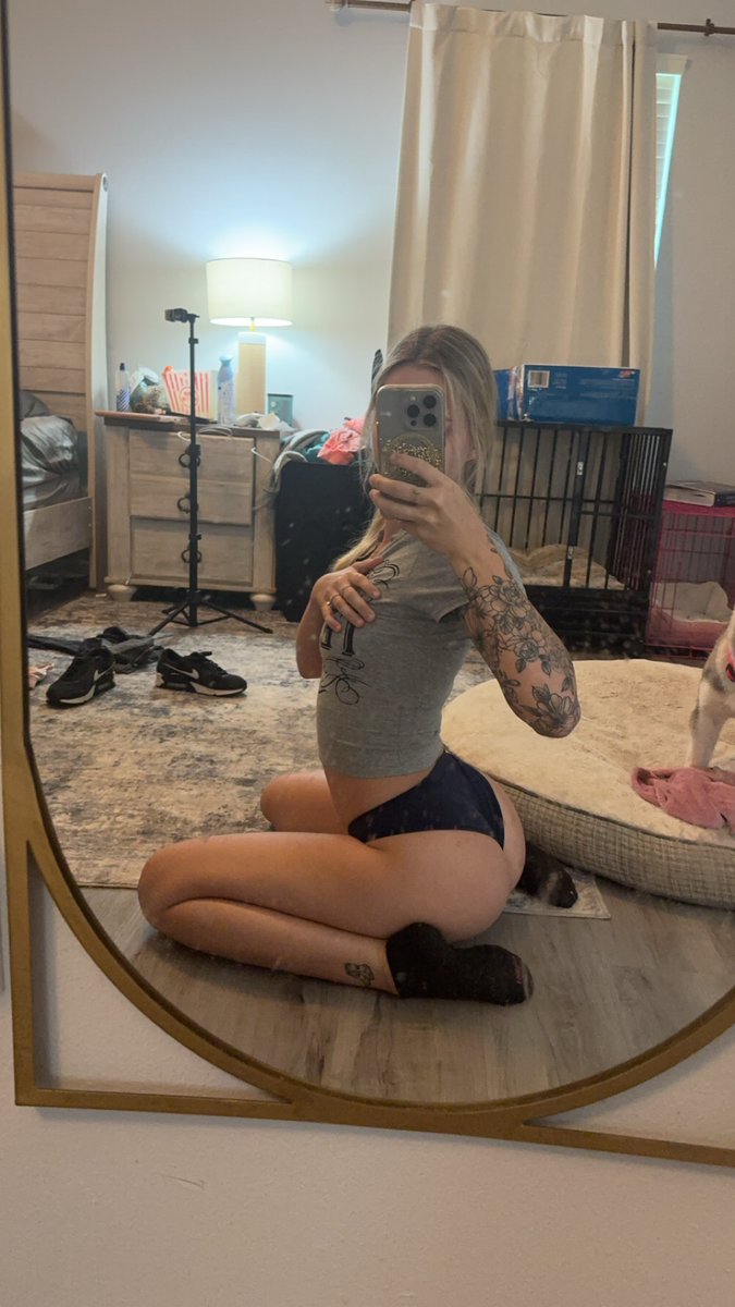 What if I sit on your face ryt now? https://t.co/1y7FgCv5OT