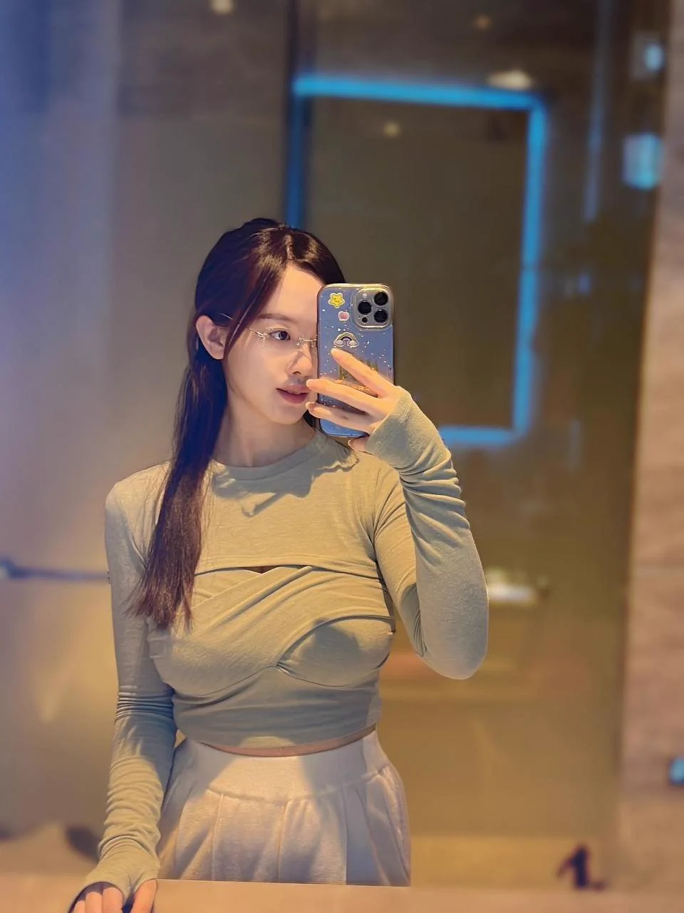 高中时候经常一起玩的几个男同学说好久不见，聚个会吧…

可能年轻时候性格很开朗，玩的最好的居然都是男生，现在准备去见他们了～ https://t.co/WvRsabde6L