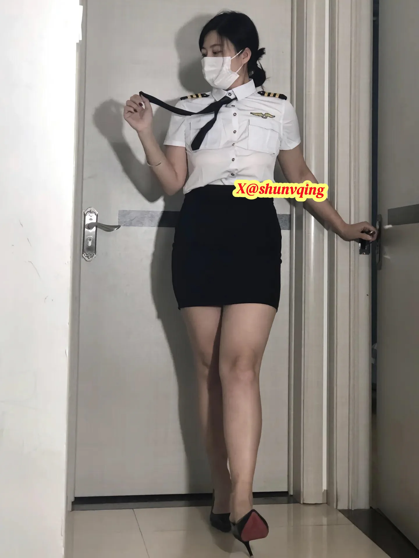 职业装的丰满姨 https://t.co/Pe2LsQTHYB