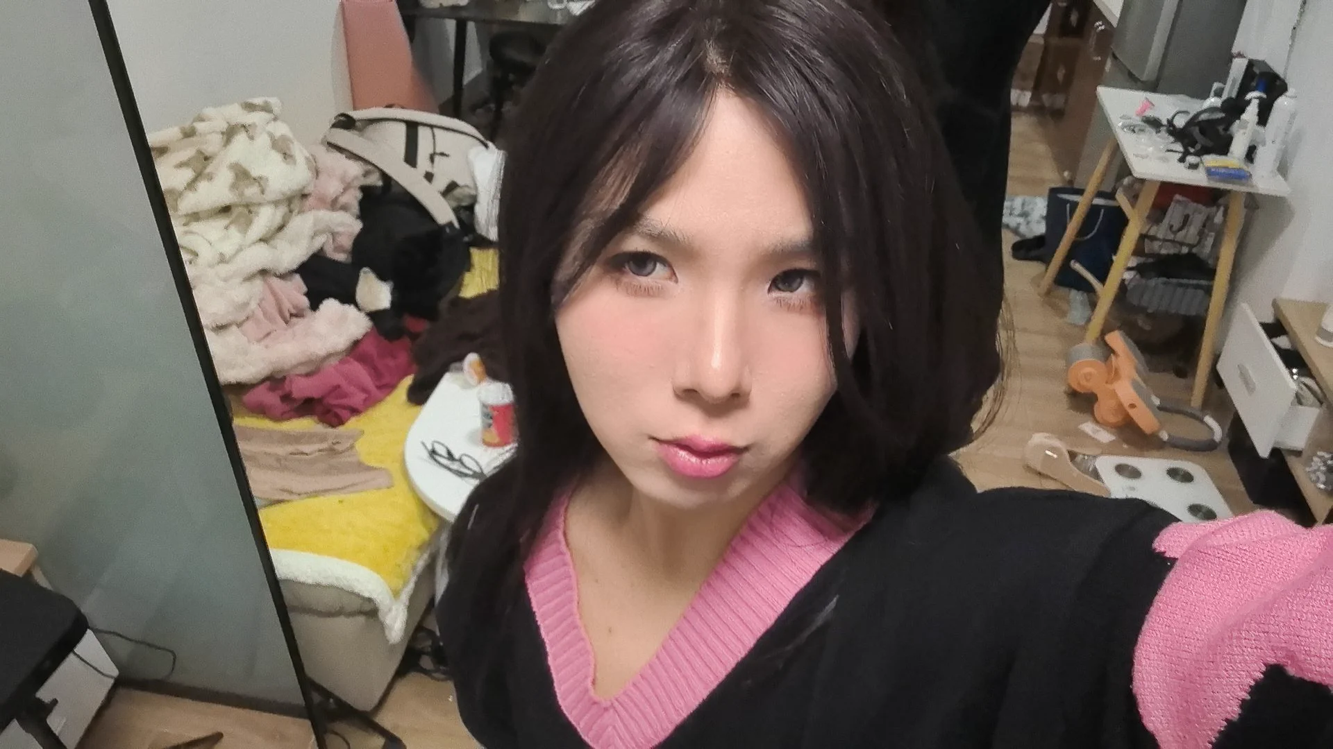 得知vivi的金主被vivi的群友给撅了的vi，觉得世界都不对劲了#男娘 #深圳 https://t.co/E0XgufVLSl