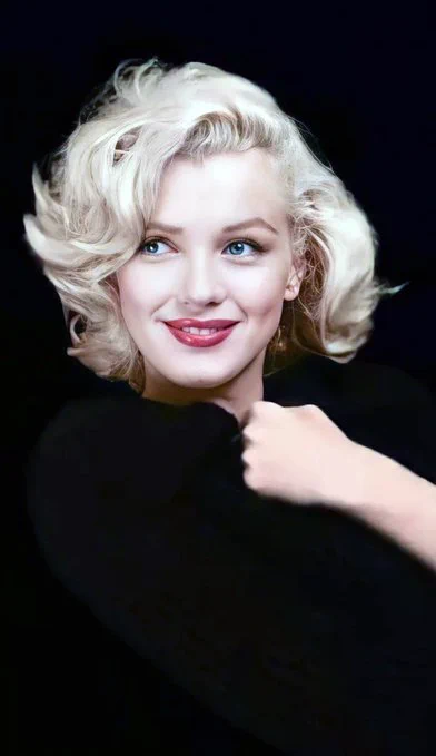 Marilyn Monroe by Milton Greene, 1953. https://t.co/riQTf2mqCE