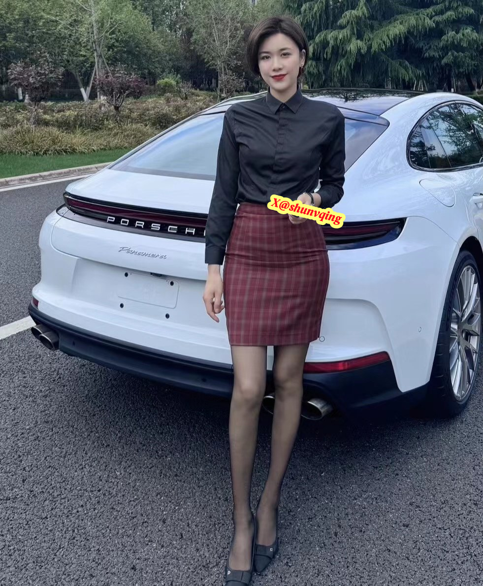 保时捷女销售气质不错！ https://t.co/1ROdXwTwAG