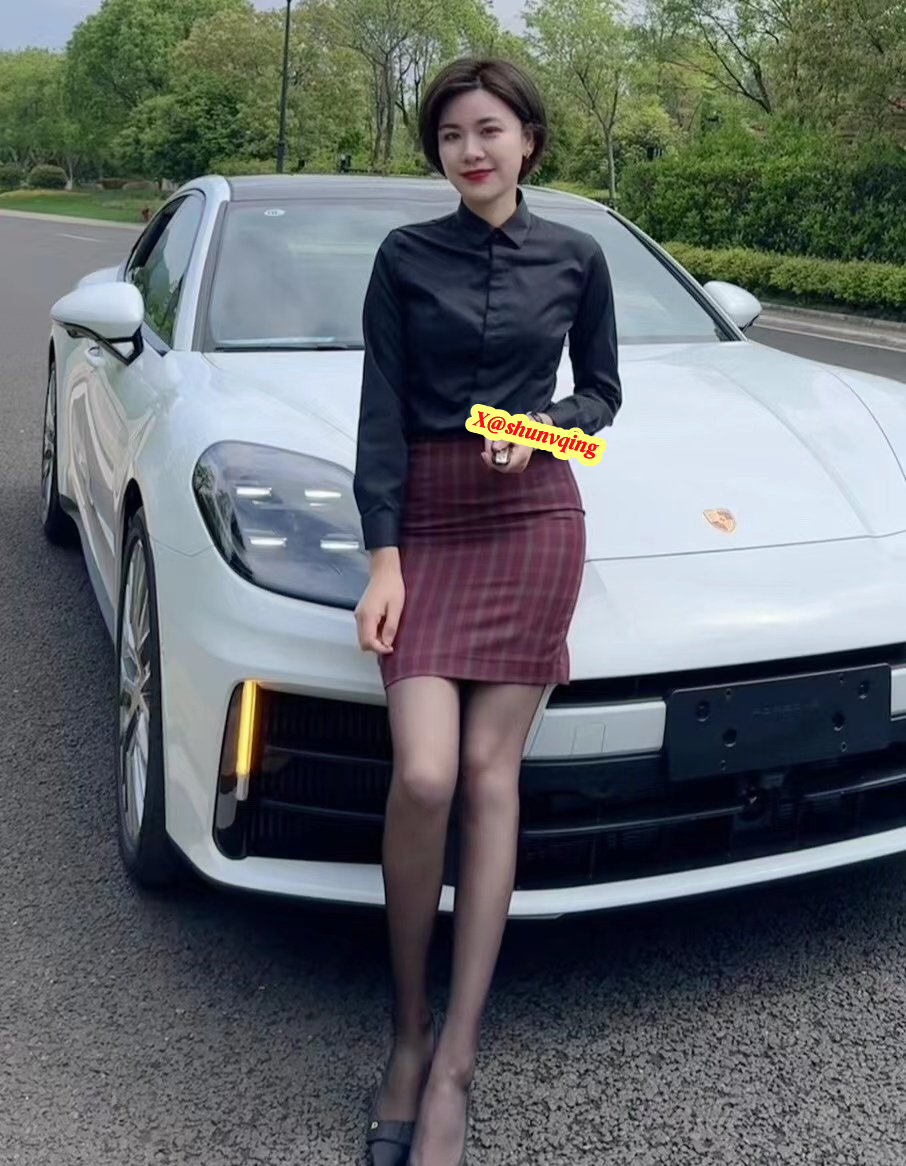 保时捷女销售气质不错！ https://t.co/1ROdXwTwAG