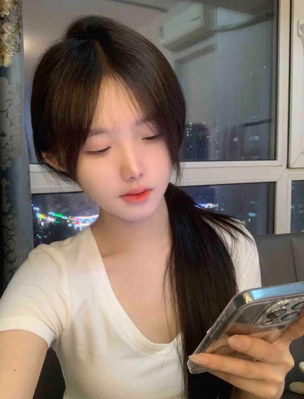 香港学生👩‍🎓短暂开 05 年 165🐻D 性格乖巧 皮肤白嫩 素质高 会跳舞 体贴温柔 服务满分💯五🌟好评#花无缺精选俱乐部 推特最全面覆盖的外围经济咨询客服:https://t.co/TOw8c1Rny0电报群:https://t.co/2HTKjwlTmn https://t.co/YW7thyzkNz