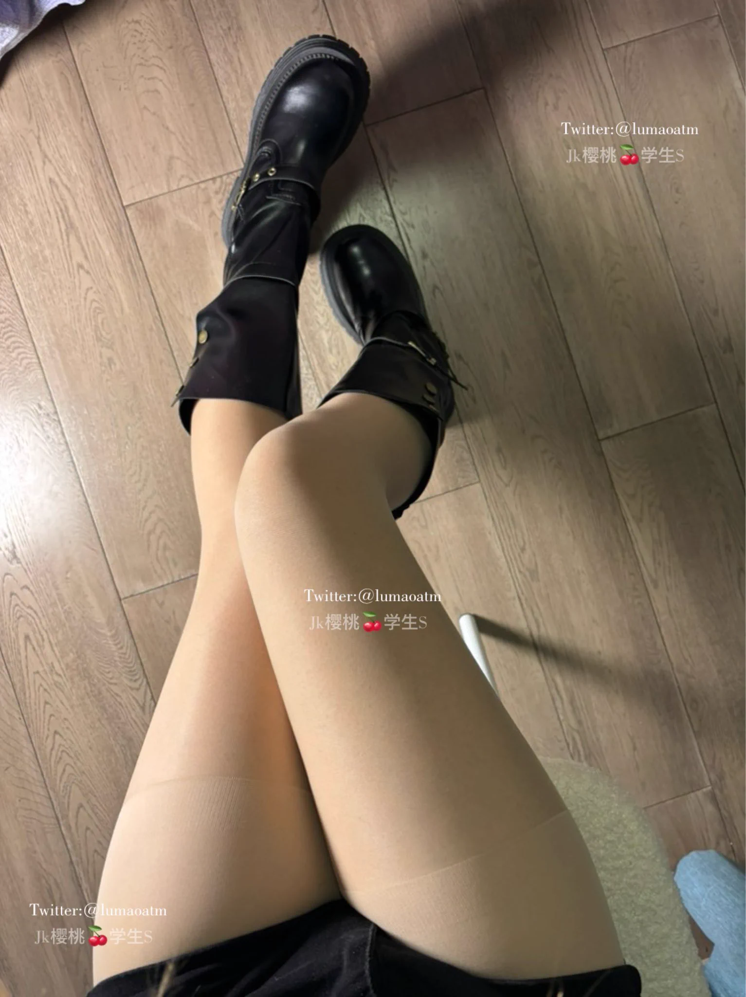 长筒靴👢➕超薄肉丝🧦，脚尖部分还是加固起来的可以吸收脚汗锁住味道(关注➕点赞➕转发抽一个送部分照片)@SexytoBaby@SexytoLady@SexytoDoll@SexytoGirl https://t.co/izbxDaVQBt