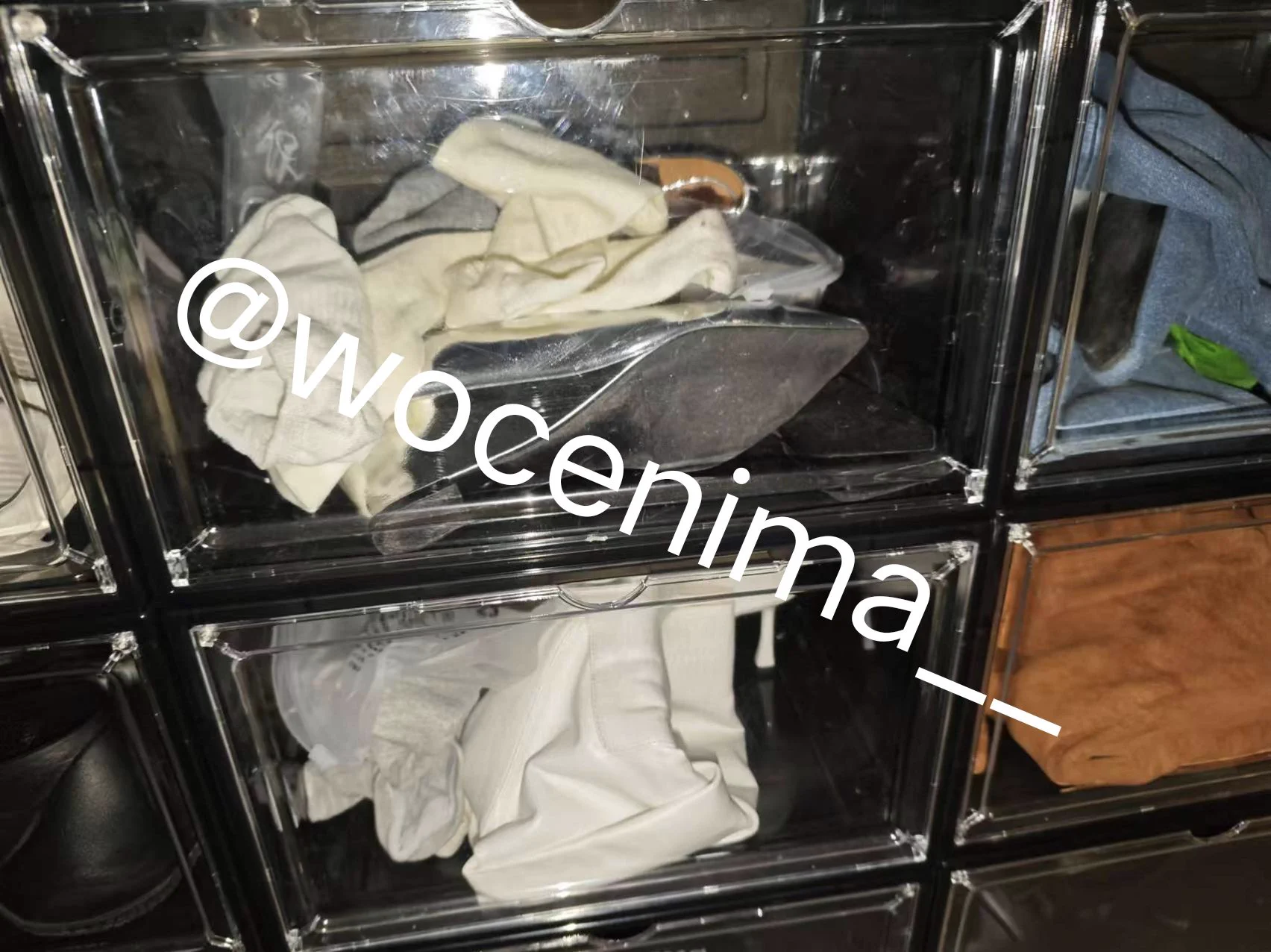 十几万粉丝的一个小网红 门口的骚鞋墙再加上很多穿过的袜子 爽玩 胶图已更新 #扫楼 #打胶 #扫楼打胶 #玩鞋 https://t.co/dUFUoWH9Cw