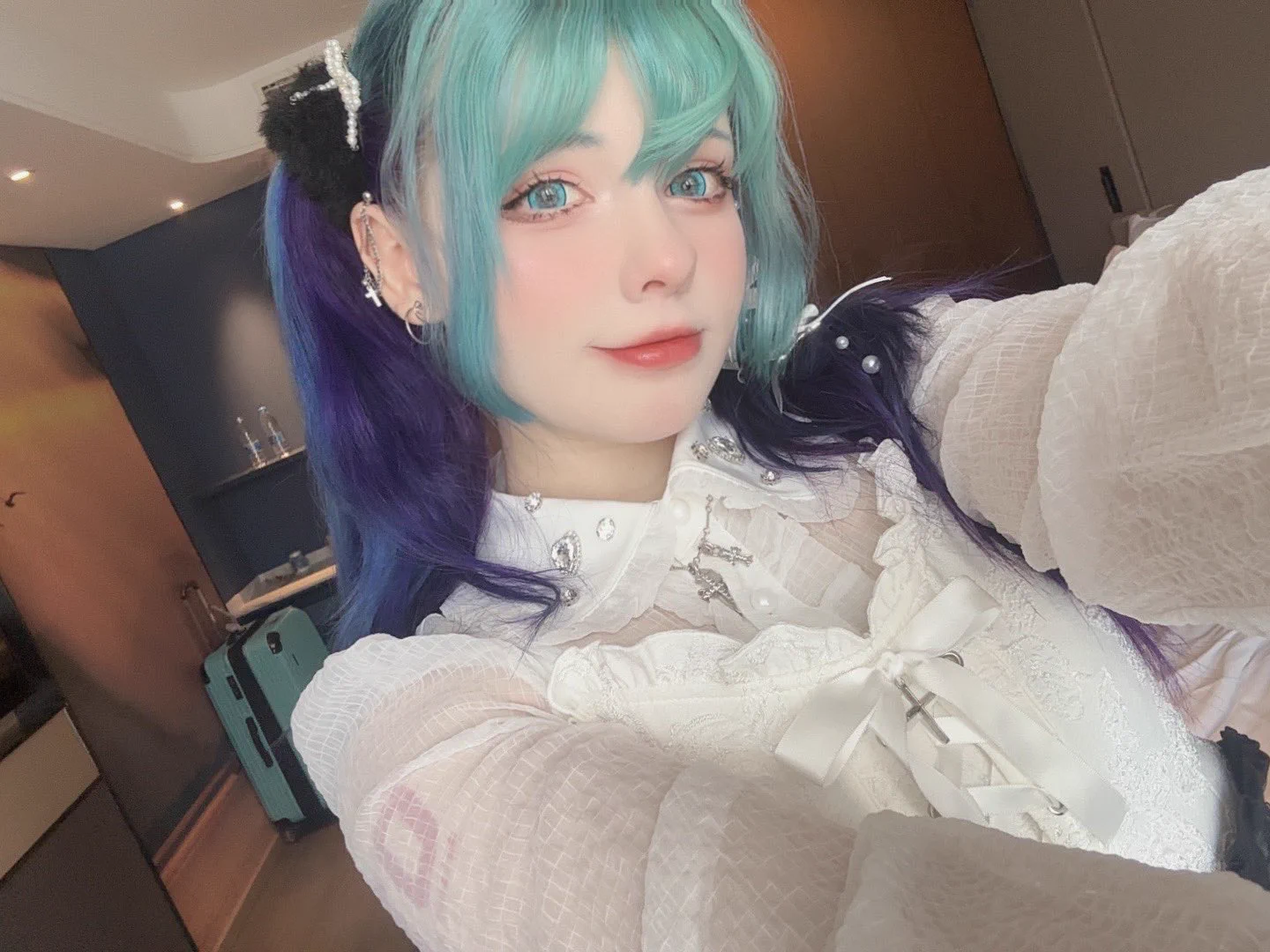 友達@ompf666 の手伝いに冬コミケに行きます！月曜日 東地区 “Ｇ”ブロック－42a(東１ホール)にいるわ❄️会いに来てね！（自分のグッズもいくつか持っていきますよ🥹）#C105 https://t.co/PyFBQQD3Jv