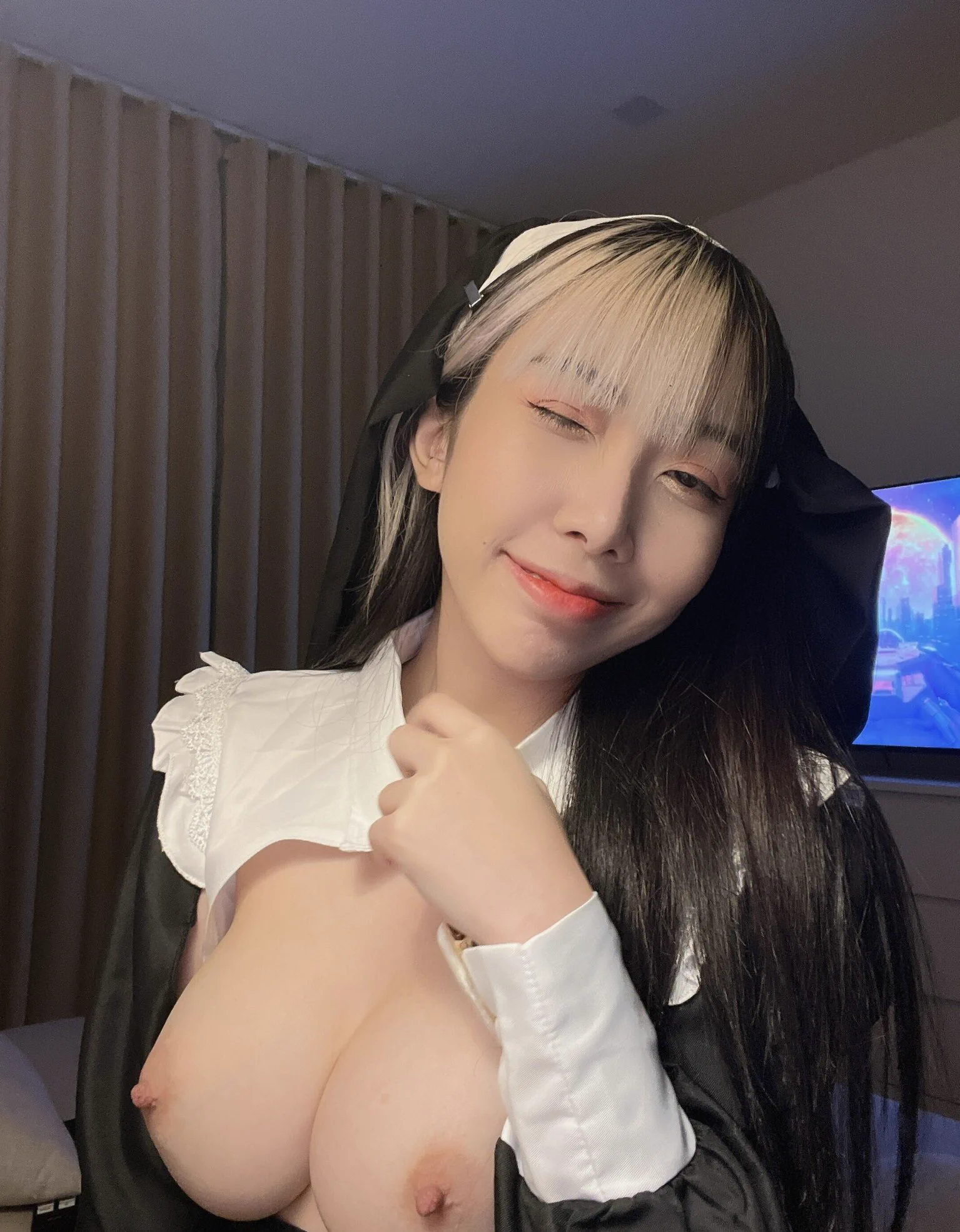 欸你們講話給我注意一點喔什麼胸大無腦胸大那是我老媽基因好 跟我智商沒關係！人家九九乘法表 加減乘除可是都沒錯過！#話說剛剛有男粉說他的貓會後空翻欸#我去他家拍給你們看感覺超厲害的！ 人家的另一面 IG👉tc.81230 https://t.co/W2ZyezXeYH