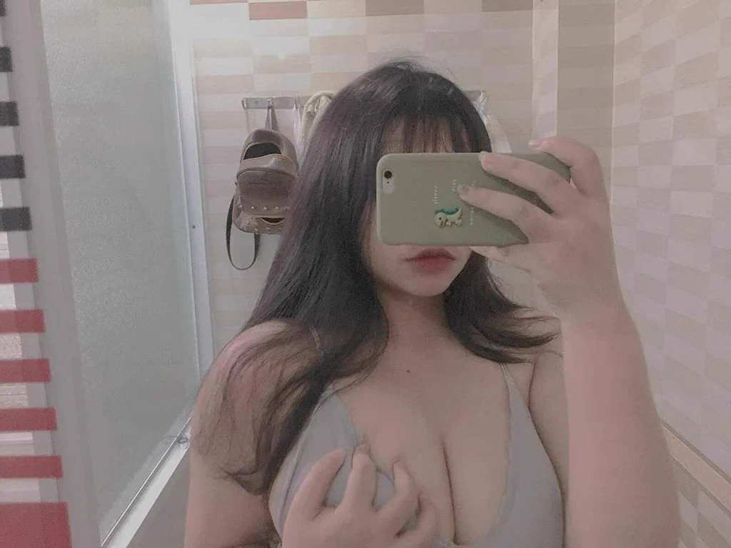 這時間有人想色色嗎😈🔥🥵 https://t.co/wfUA0AL8wa