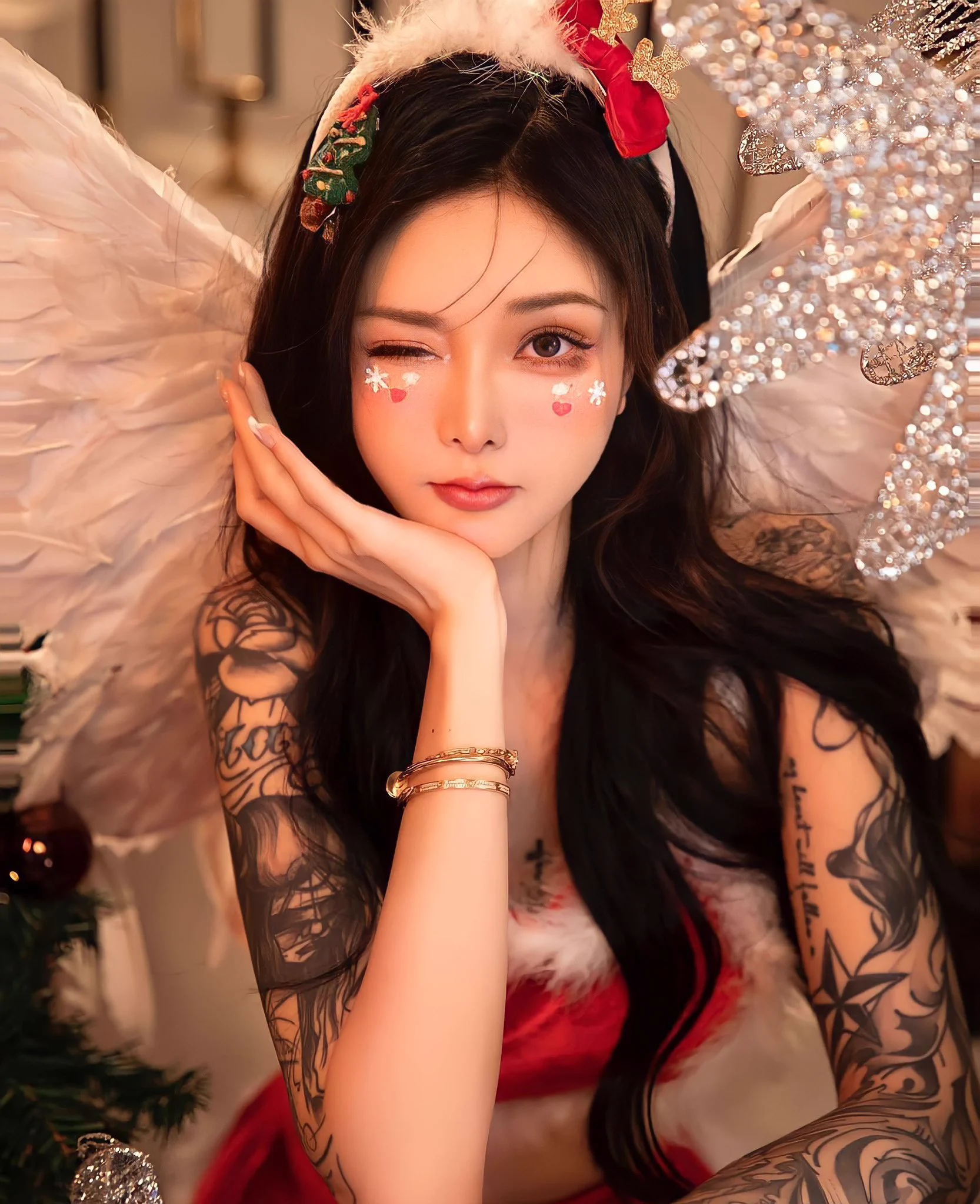 🎄圣诞快乐 🎄今年一样许个愿吧🎅🏻@UeeTuip @UeeDok @UeeWhy @UeeFairy #MerryChristmas https://t.co/isQ4Vy0JzE