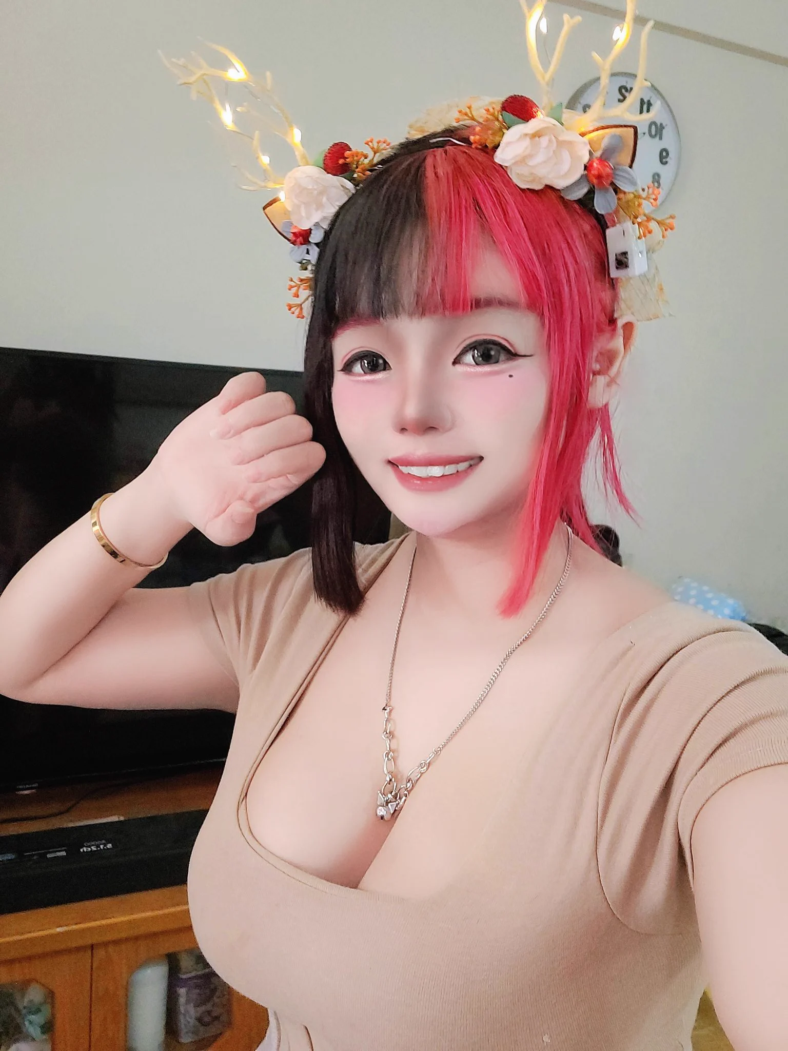 麋鹿來囉～聖誕快樂～我今天在「火記煎餅果子－中科店」來找我吃吃喝喝吧～地址：台中市西屯區福順路358號#來記得跟我打招呼哦