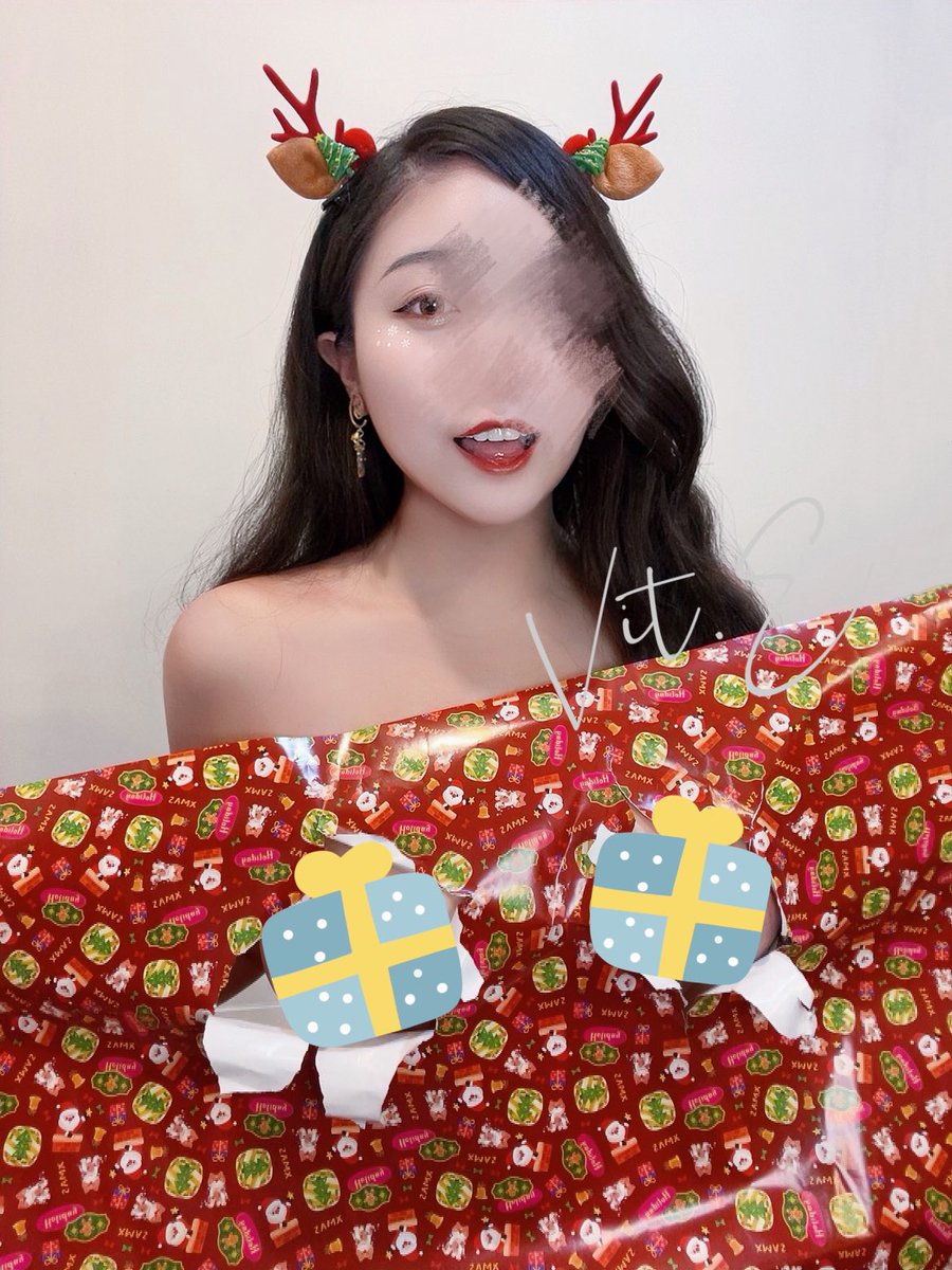 跟爸媽吃了我愛的江浙菜
到信義看了聖誕樹
買了漂亮的進口玫瑰🌹
晚上還有和牛火鍋🤤
是很美好溫馨的聖誕節✨

#不在辦公室 

禮物🎁你們知道怎麼找我拆😉 https://t.co/JgS1Jaif14