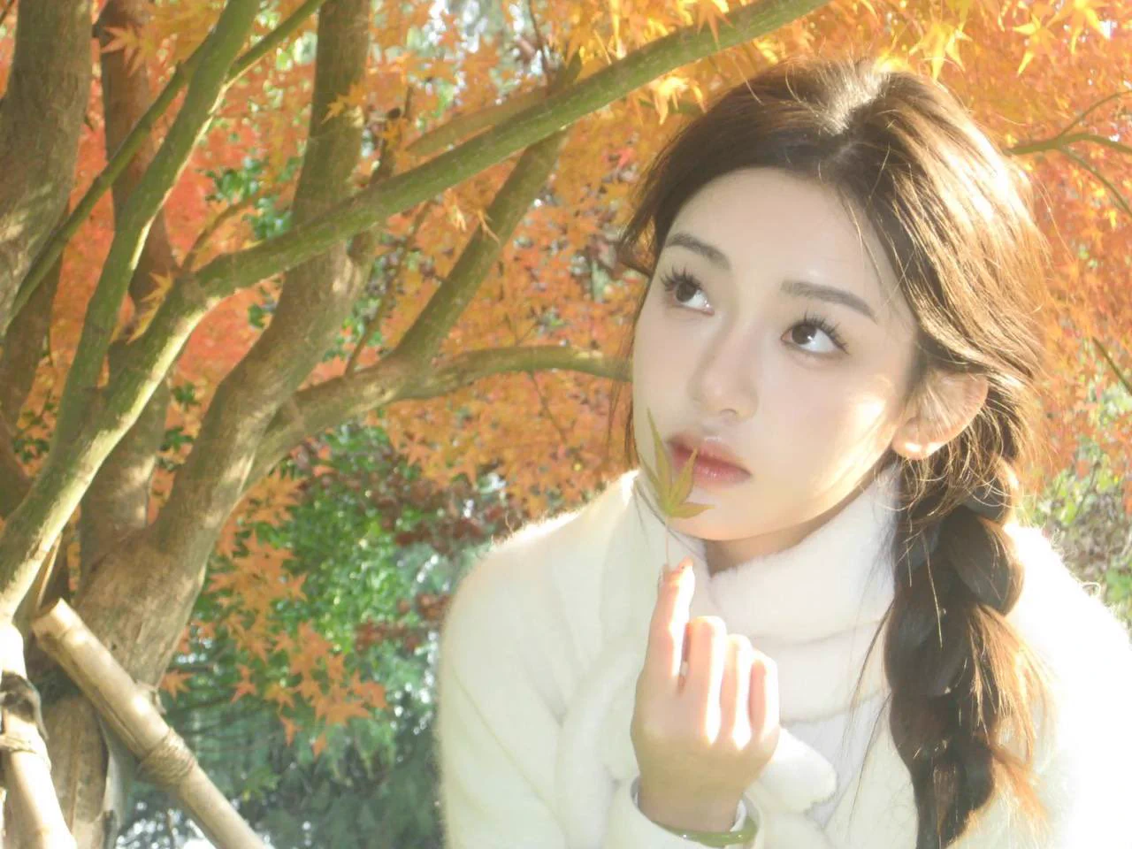 #上海 真人真照 166D 娇小玲珑 超级白 A4腰🍑臀清秀温柔 有内涵和清纯的外表有反差感 可素颜见衣品审美一流 艺术专业🛰️：niuniucos05🐧：97585594看照门槛🚪100（永久有效）备注zfb口令🧧添加➕✈️：https://t.co/Goj735dIz9 https://t.co/fNVCuUNSTC