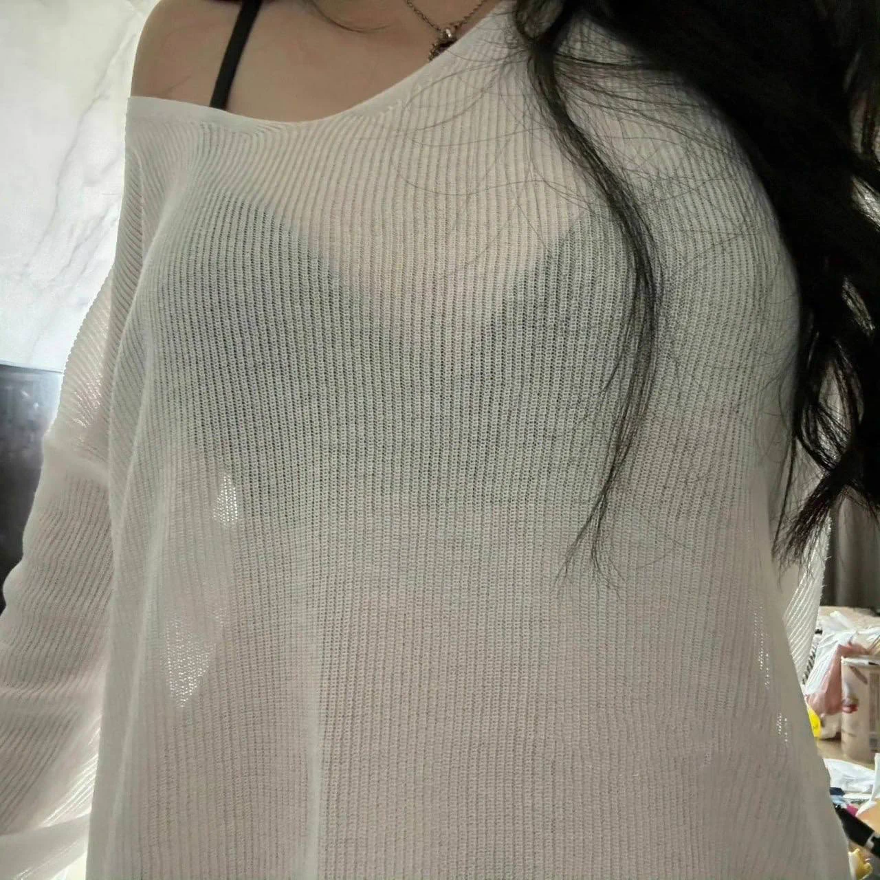 中午回家吃个饭… 应该只有女人才懂不穿胸罩的放松感～ 玩个小游戏，评论区猜猜罩杯，猜对有奖… https://t.co/lGk8GeruhJ