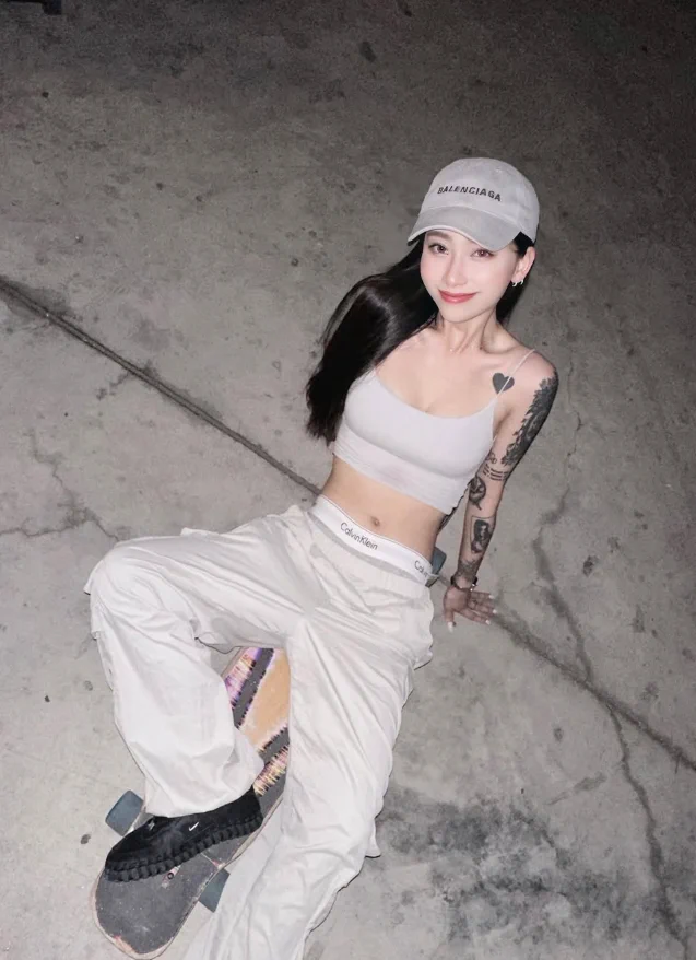 我不是援交 沒有在收費約 不看臉 看感覺約 感覺好可以做長期固炮 可以接受無套內射 有人報名嗎 https://t.co/ubflYvVhNd