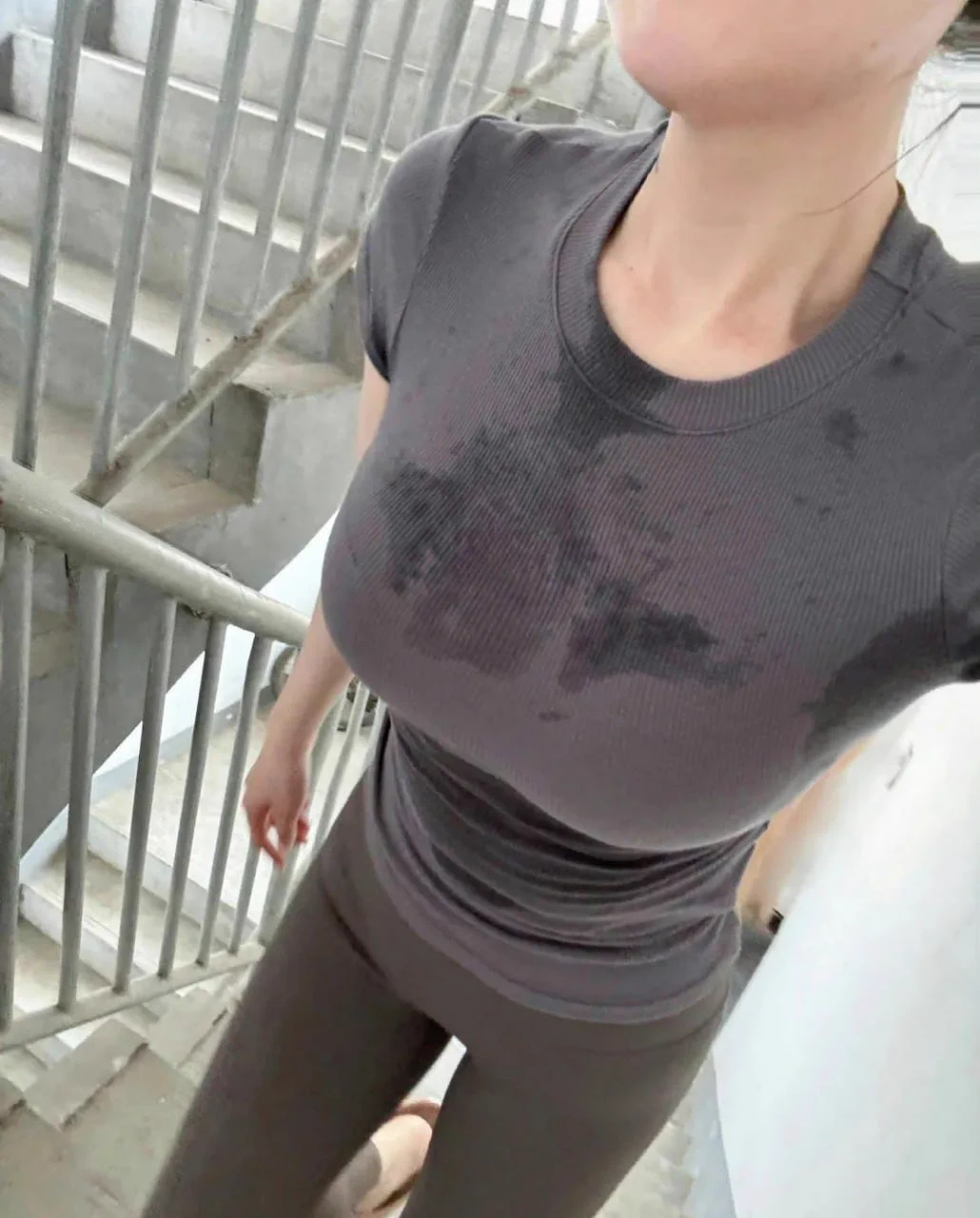 出來爬樓梯 還債 😂冬天真的很難出汗 https://t.co/BZv8w805JT