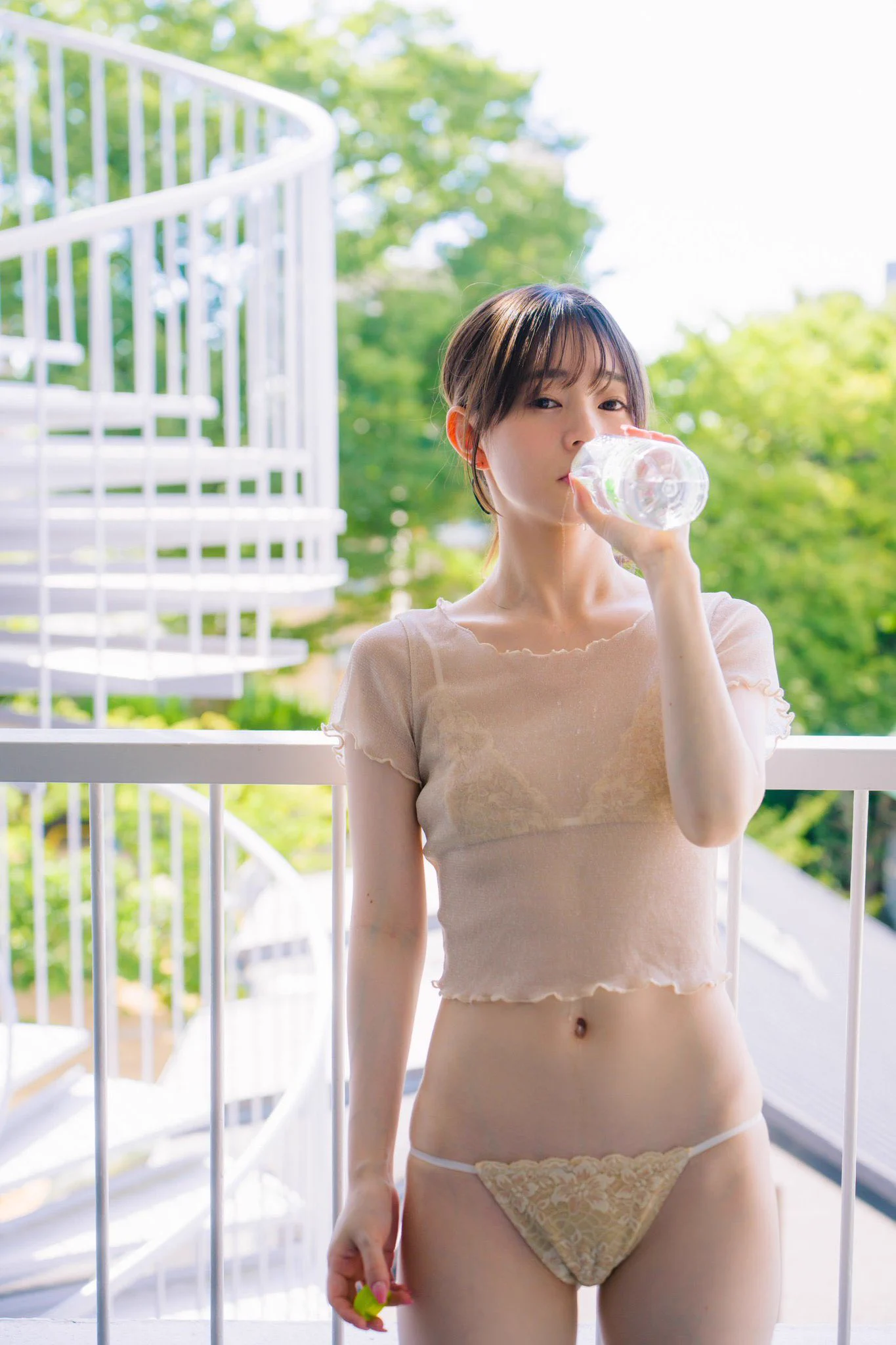 コミケ新刊のおしらせ①【ポーズとらなければ、だいじょうぶ】近衛りこがいつも以上にのぇのぇで、いつもの近衛りこの、のぇのぇ写真集です👍🏻言語化しづらいのですが、とてもいいものになりました。見終わった後に、これはいいものだな〜！の気持ちになると思います👍🏻自信ｱﾘ#C105新刊 https://t.co/VzoqaTTMB5