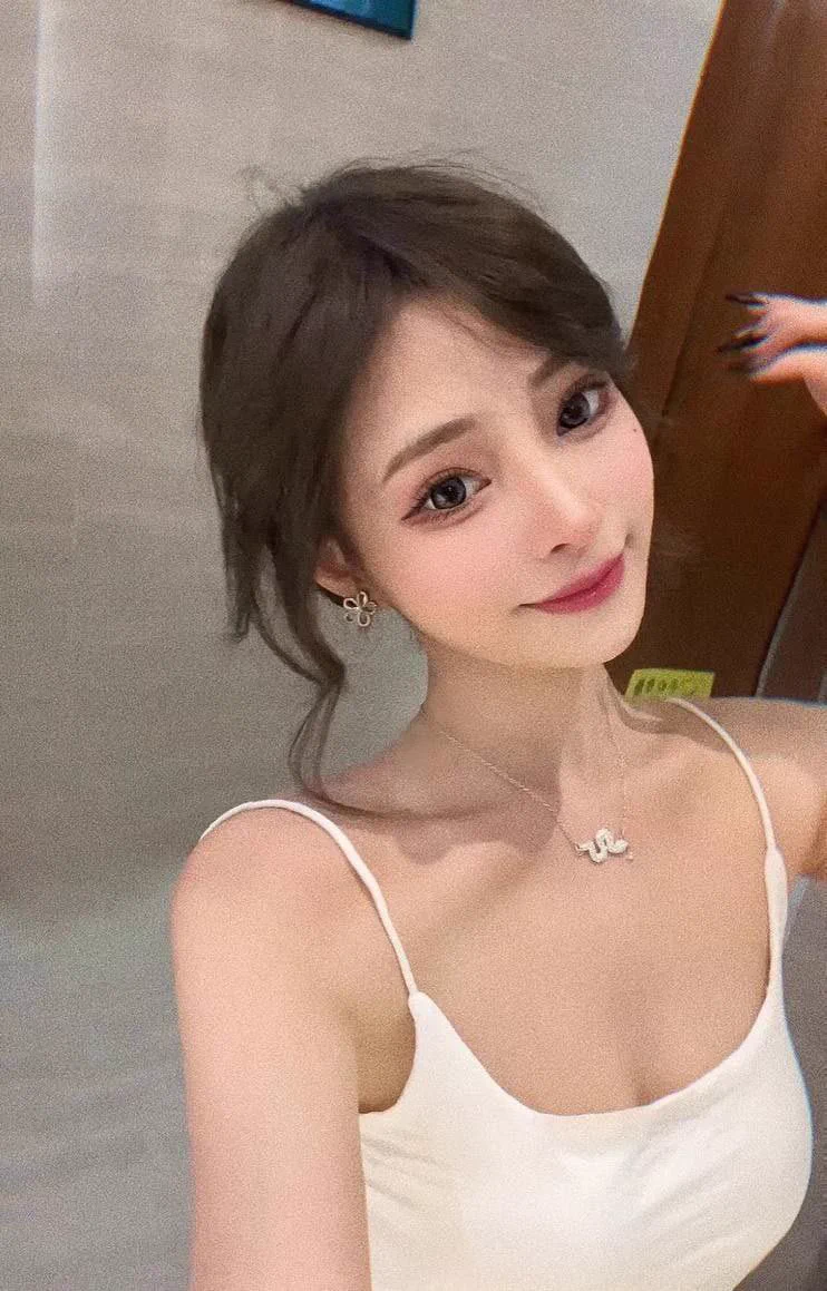 群内约的大长腿美女，见面就开始骚的一批，清纯露脸反差婊，清纯淫荡切换就在一瞬间🔞因时长限制🔞 ☁️完整版已放主页进电报群观看☁️ https://t.co/IFvw7tHNLU