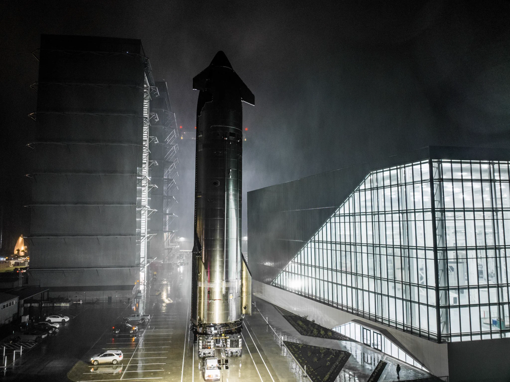 Starship to launch tower this morning https://t.co/RnZVWpRZOm