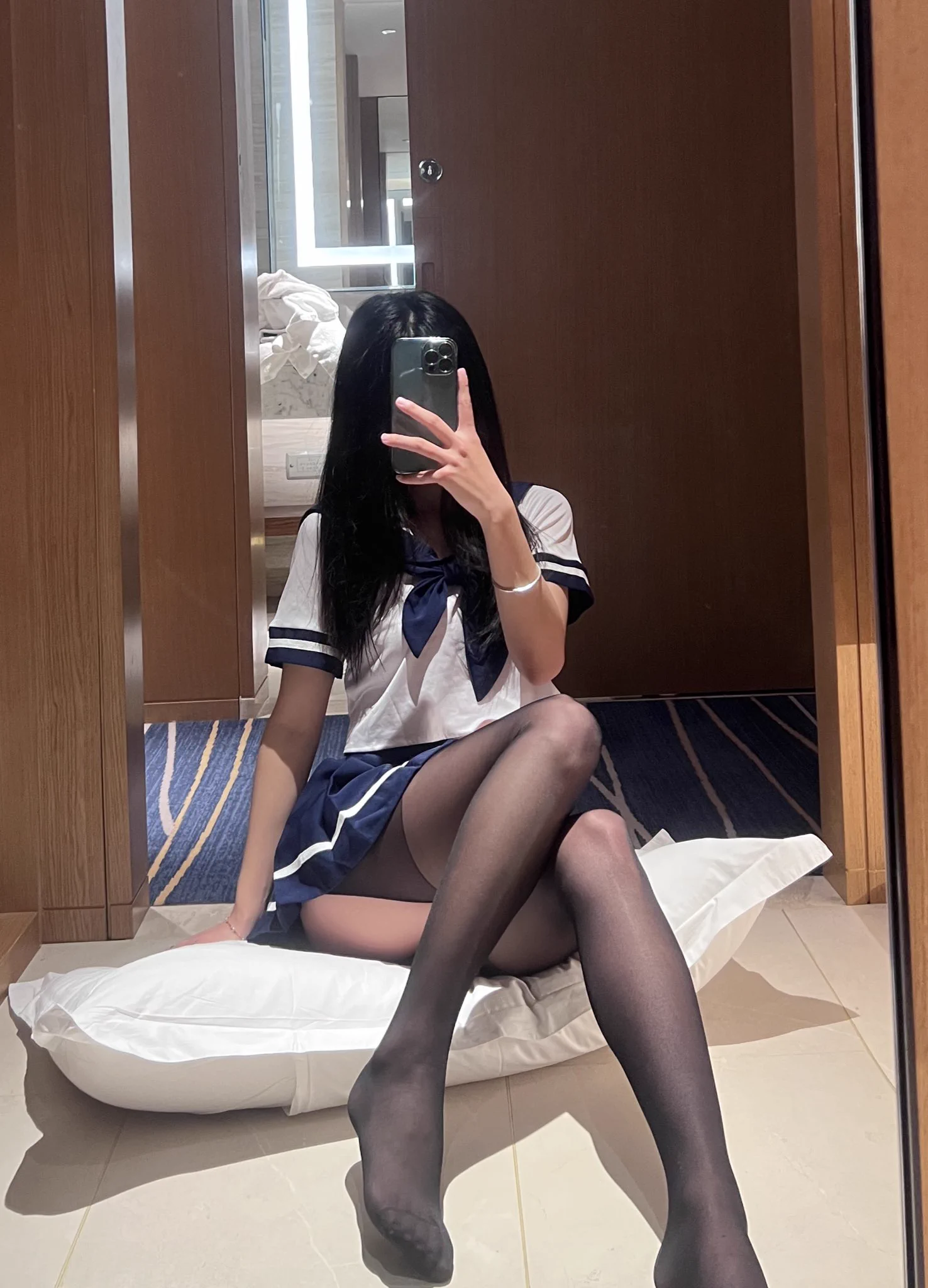 好漂亮的脚踝 https://t.co/629XkxFzZB