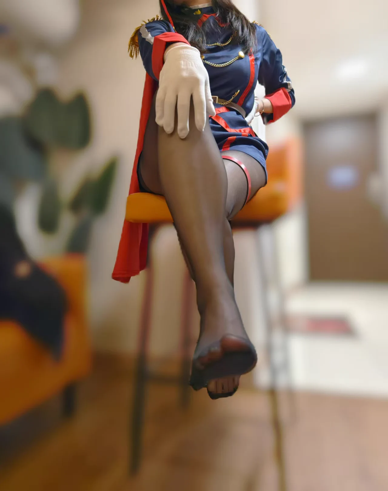 今天是黑丝抖S，精兵魔都的奴隶，你也成为我山城恋的奴隶吧@jiaoshibw #足恋 #足交压榨 #足こちょ #足控 #脚フェチ #脚趾 #脚丫 #脚控 #丝袜 https://t.co/jWQW7JBX8J