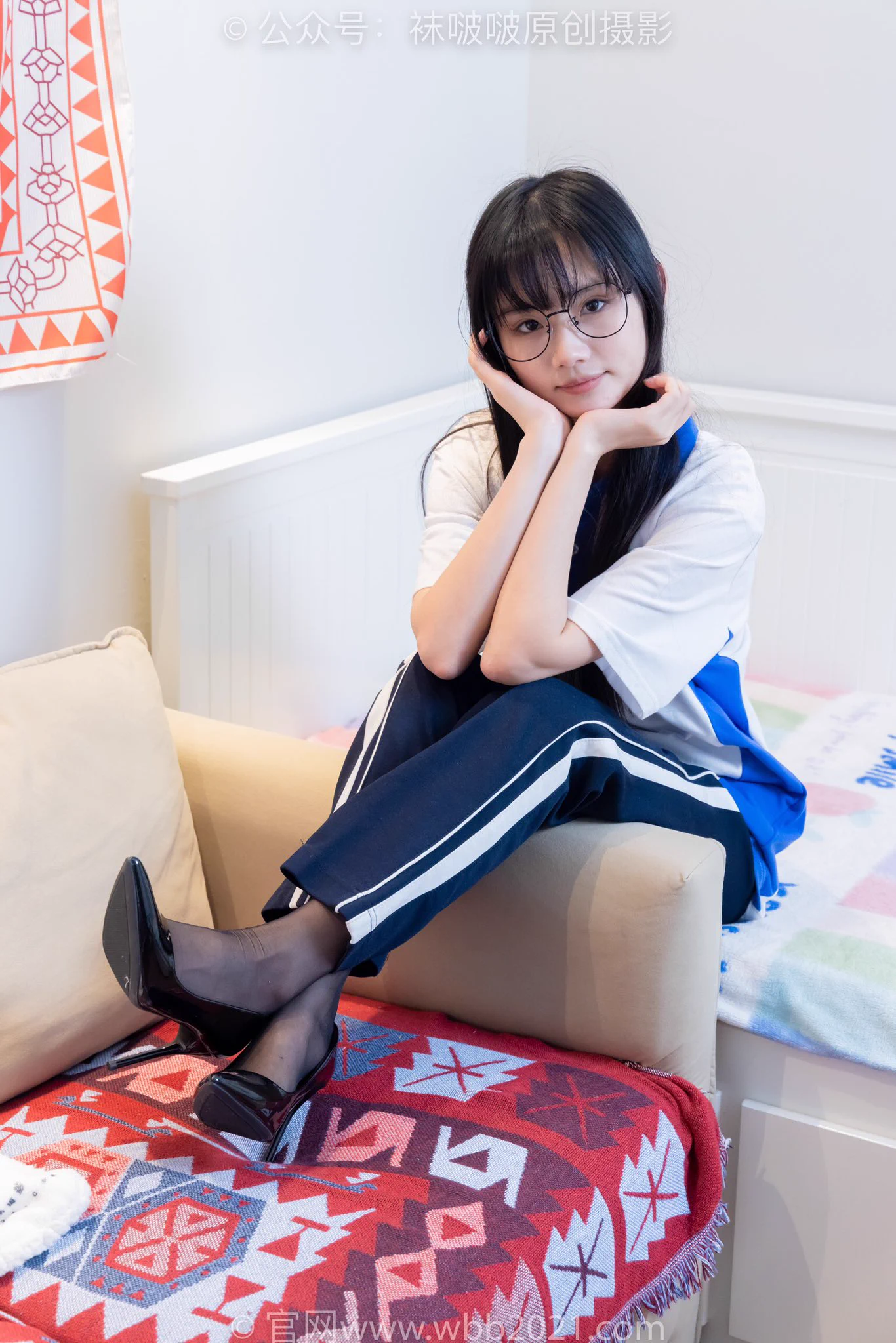 471期：甜甜圈-高跟鞋、黑丝（脚尖微加固款）、短肉丝（脚尖加固款）、裸足、校服裤里丝图片数量：150张视频长度：拍摄超长花絮版28分钟（视频分辨率：4K） https://t.co/vNo6dYzT82